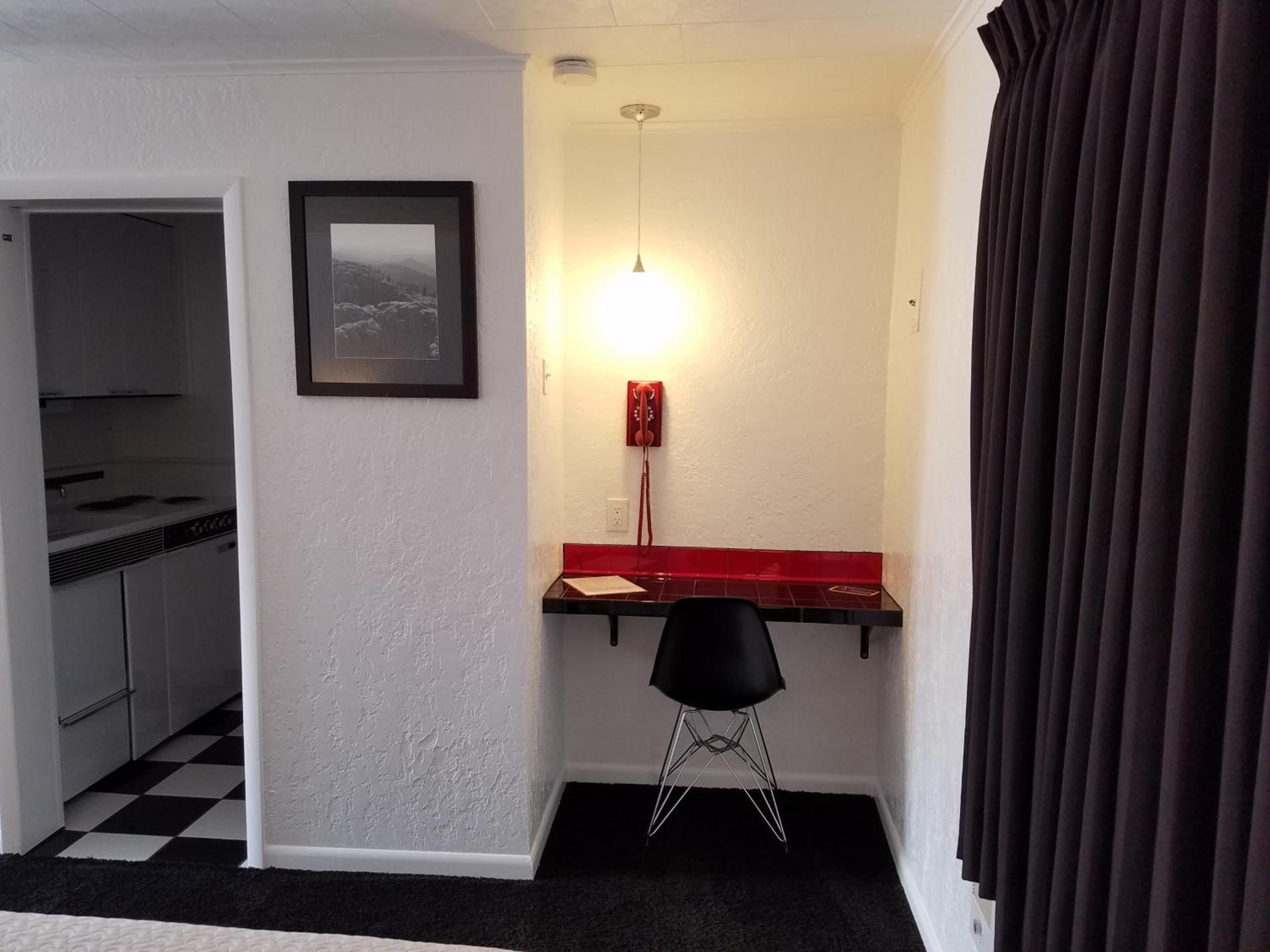 Rocket Motel photo 43