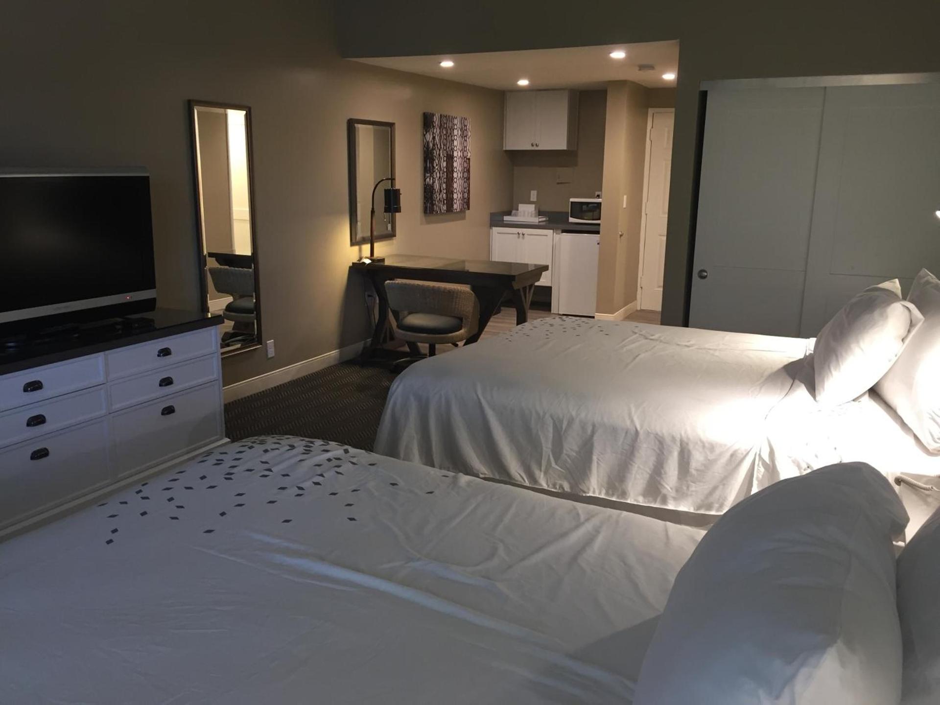 Pacific Shores Inn photo 20