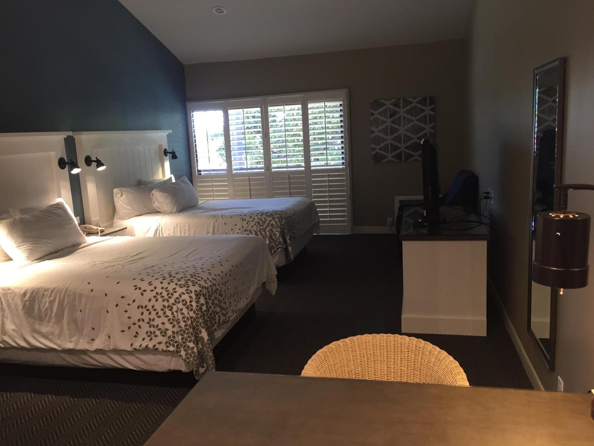 Pacific Shores Inn photo 10