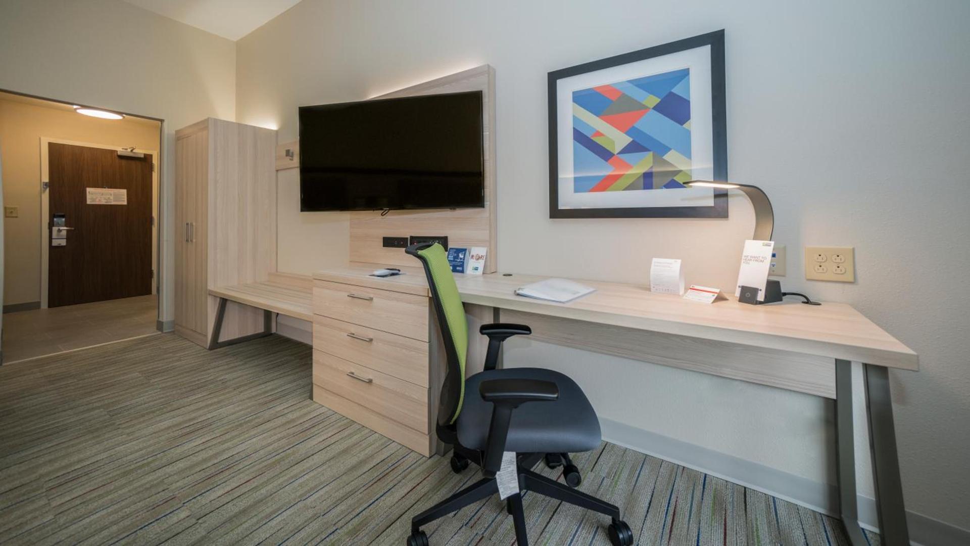 Holiday Inn Express & Suites - Southaven Central - Memphis by IHG photo 3