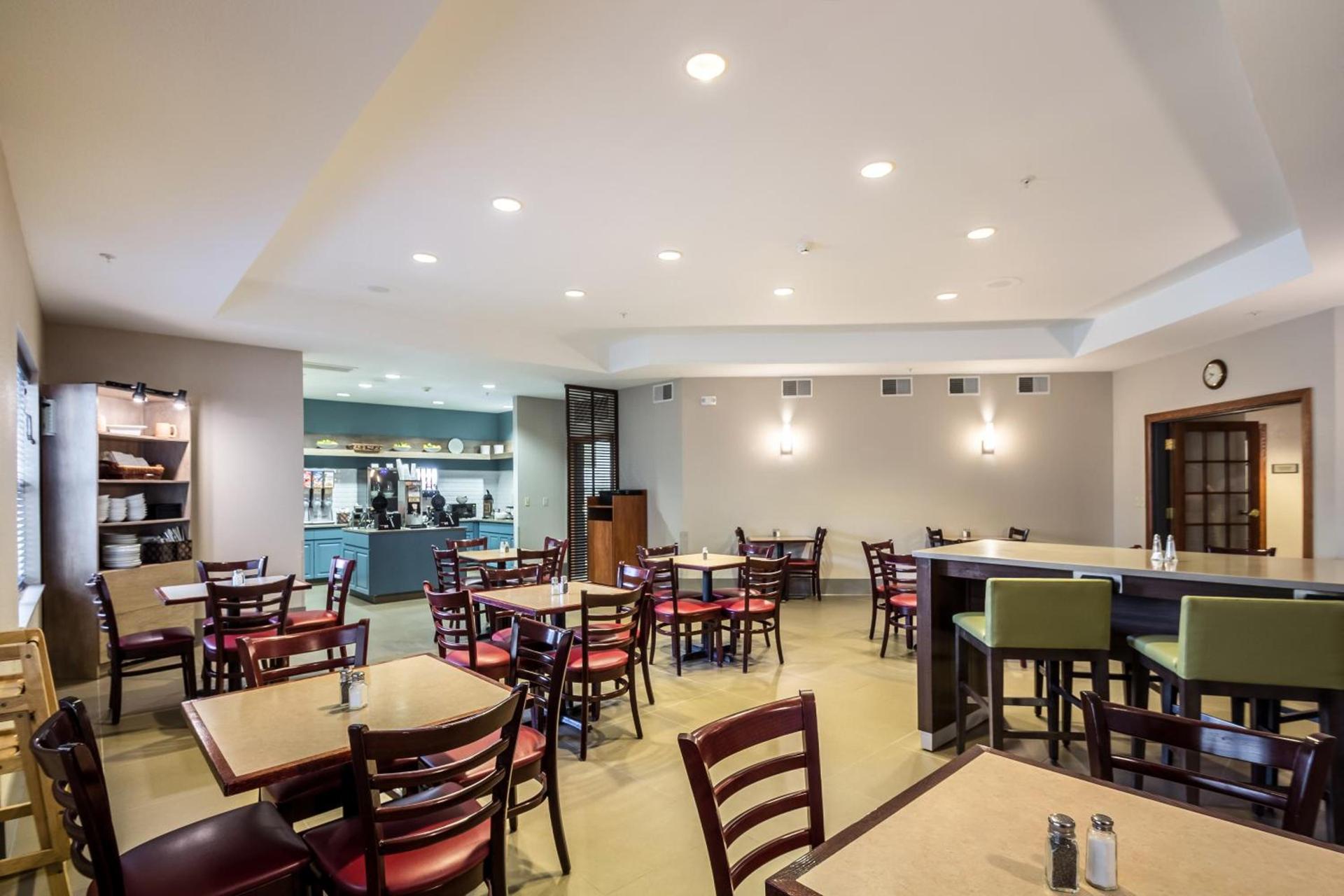 Country Inn & Suites by Radisson, Fond du Lac, WI photo 60