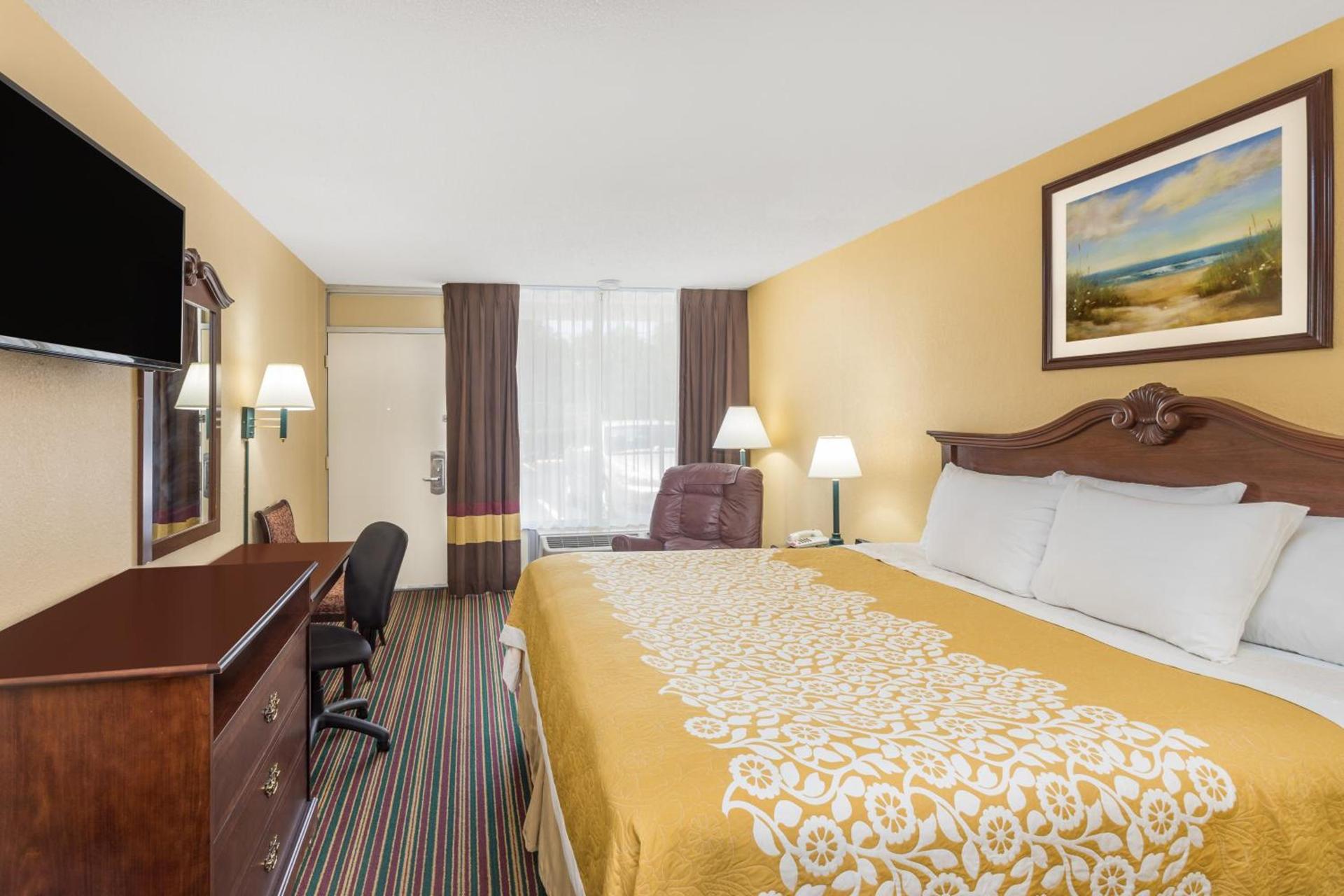 Days Inn by Wyndham Mt Pleasant-Charleston-Patriots Point photo 23