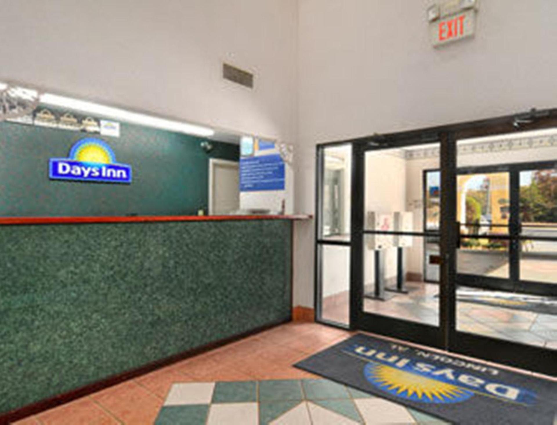 Days Inn by Wyndham Lincoln photo 20