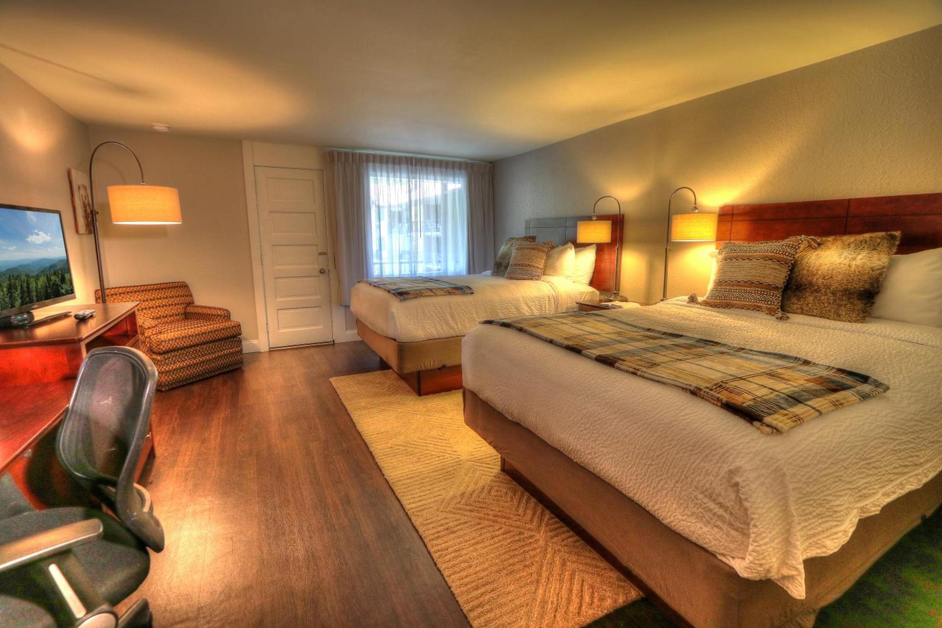 River Edge Inn photo 64