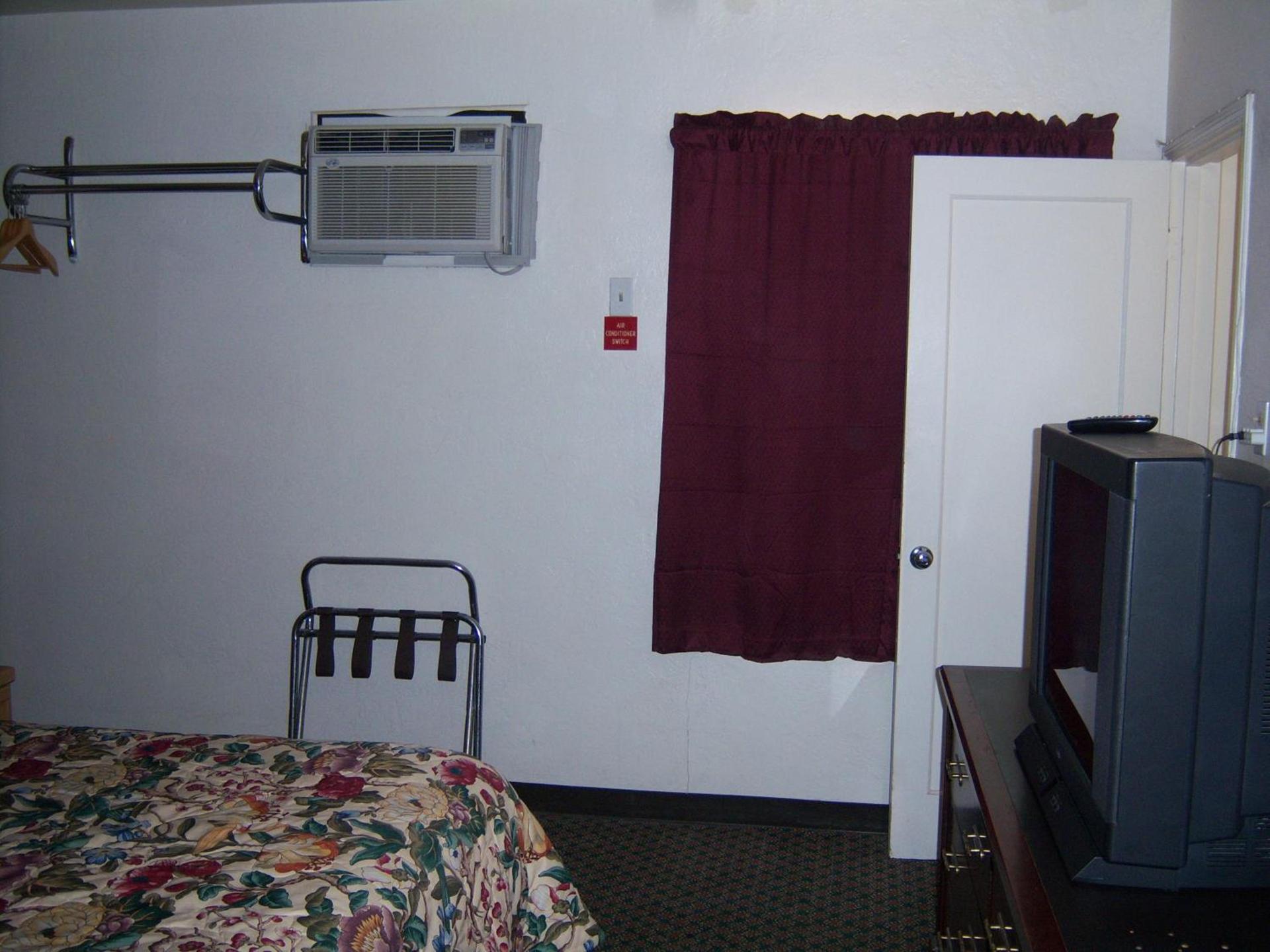 Shasta Dam Motel photo 22
