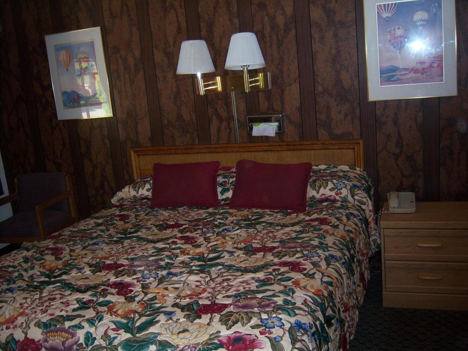 Shasta Dam Motel photo 27
