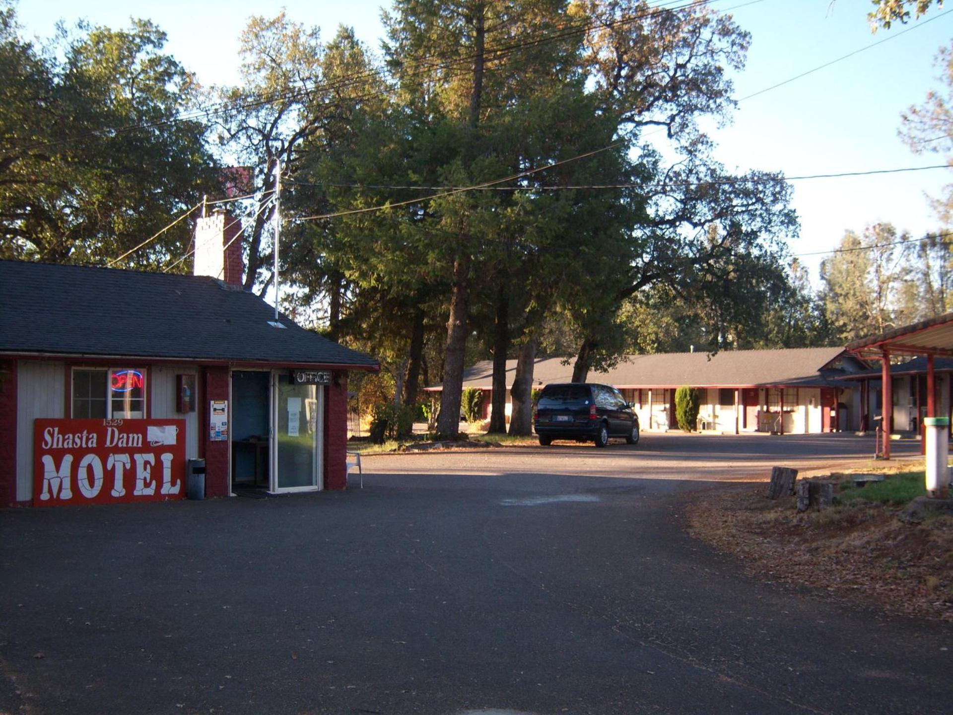 Shasta Dam Motel photo 35