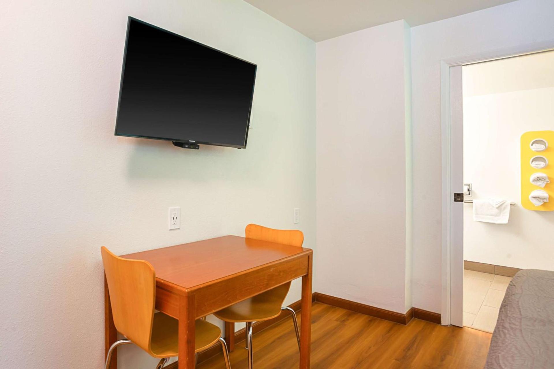 Motel 6-Ventura, CA - Downtown photo 15
