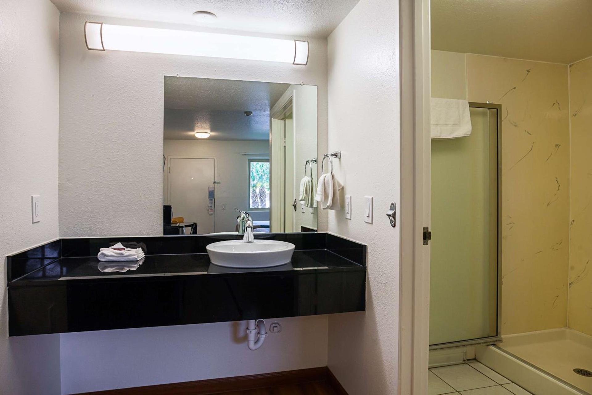 Motel 6-Ventura, CA - Downtown photo 19