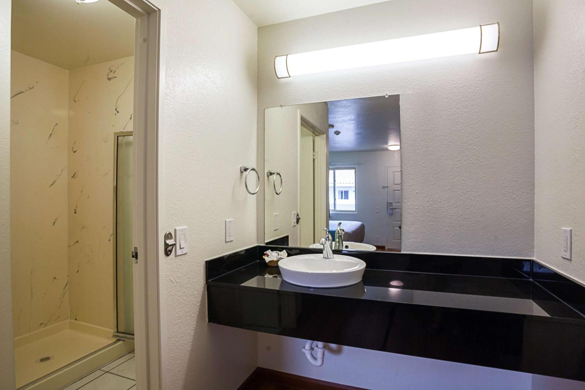 Motel 6-Ventura, CA - Downtown photo 17