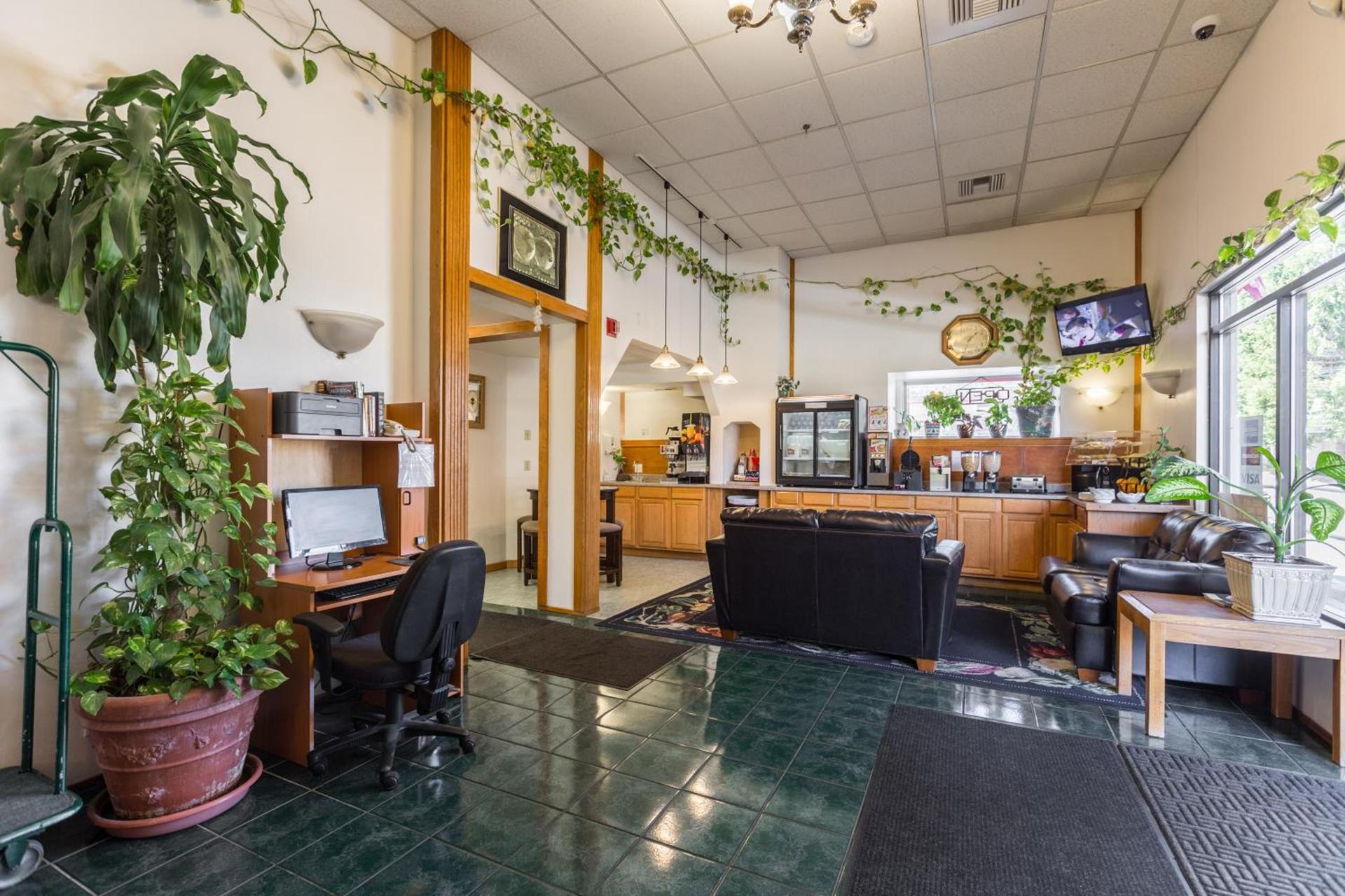 Bay City Inn photo 2