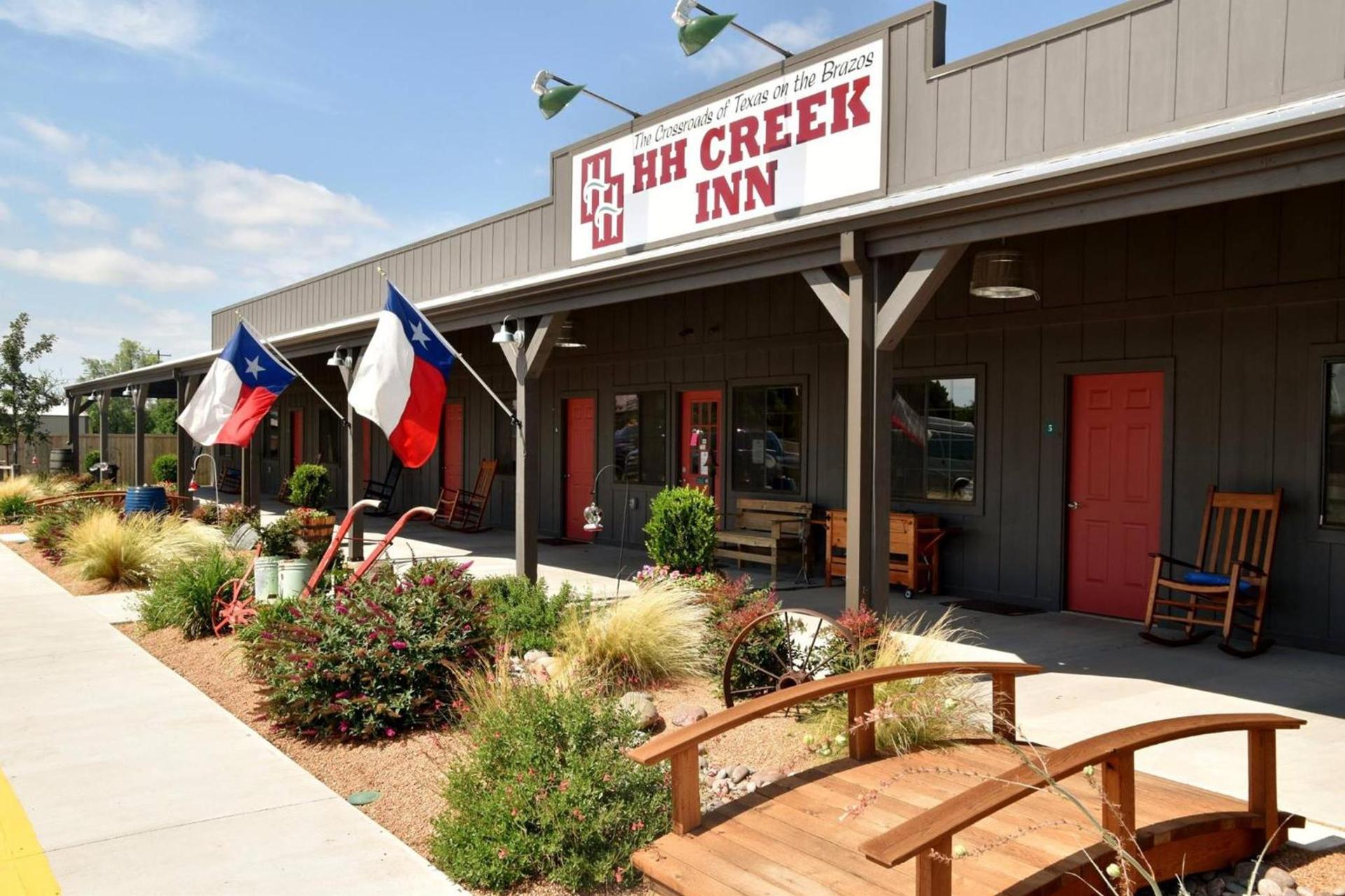 HH Creek Inn photo 14