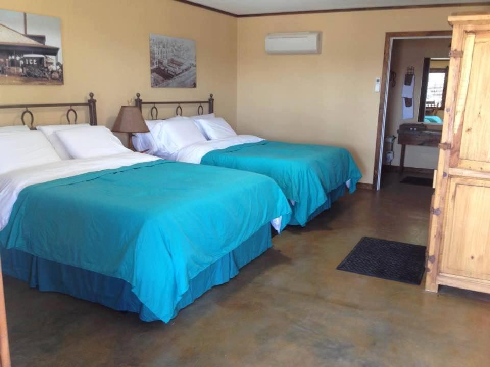 HH Creek Inn photo 6