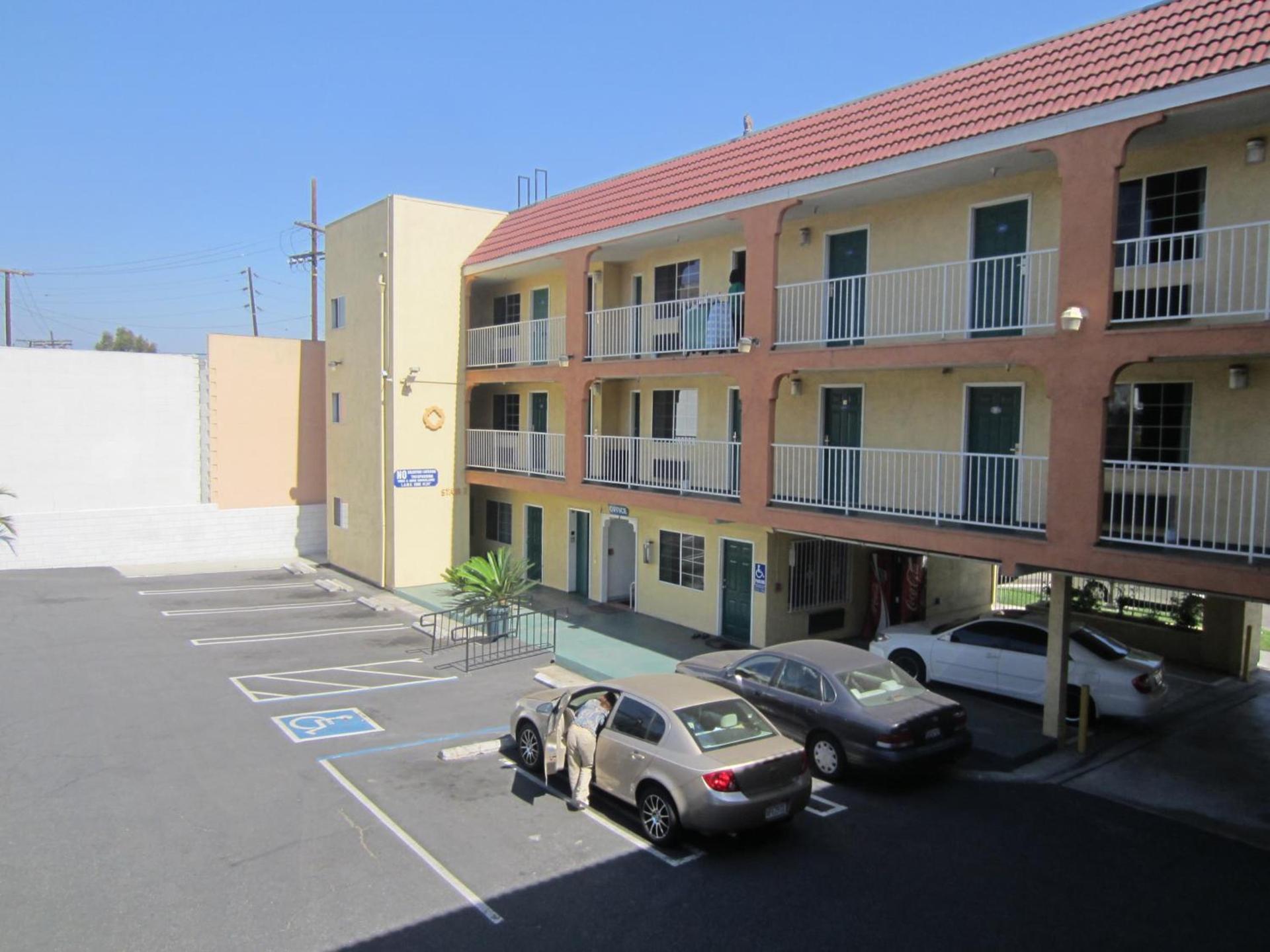 Starlight Inn, Valley Blvd - Downtown LA photo 1