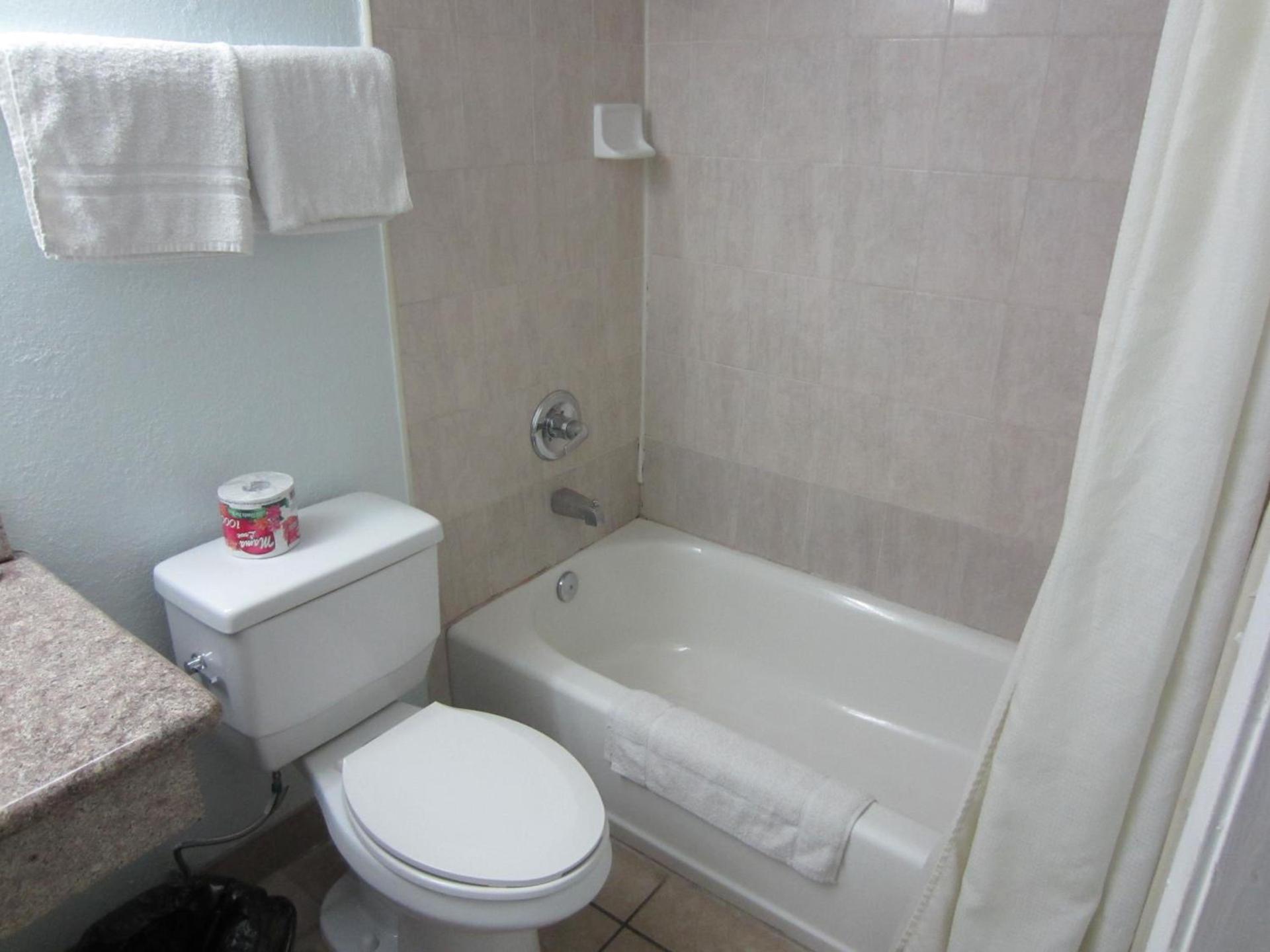 Starlight Inn, Valley Blvd - Downtown LA photo 38