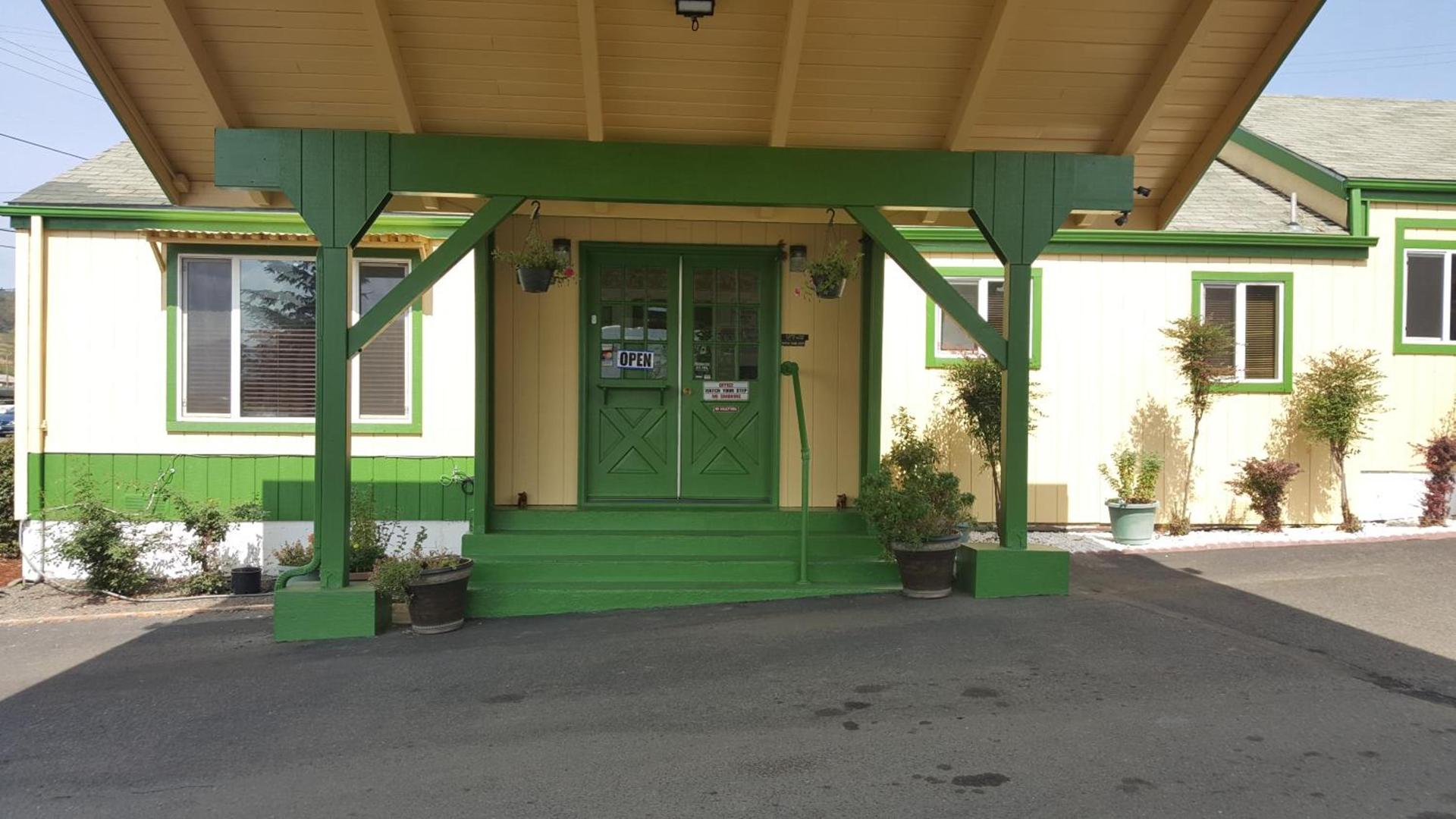 Safari Inn Motel photo 9