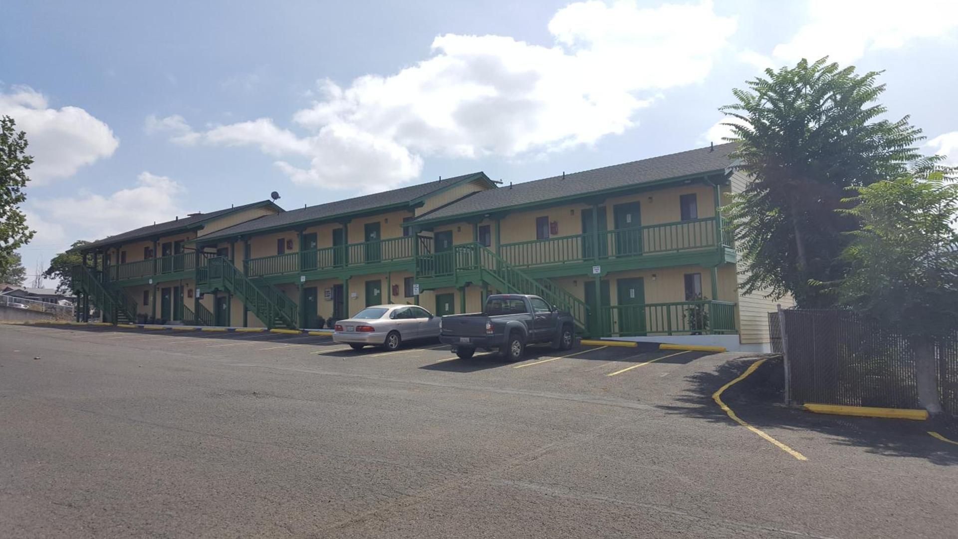 Safari Inn Motel photo 11