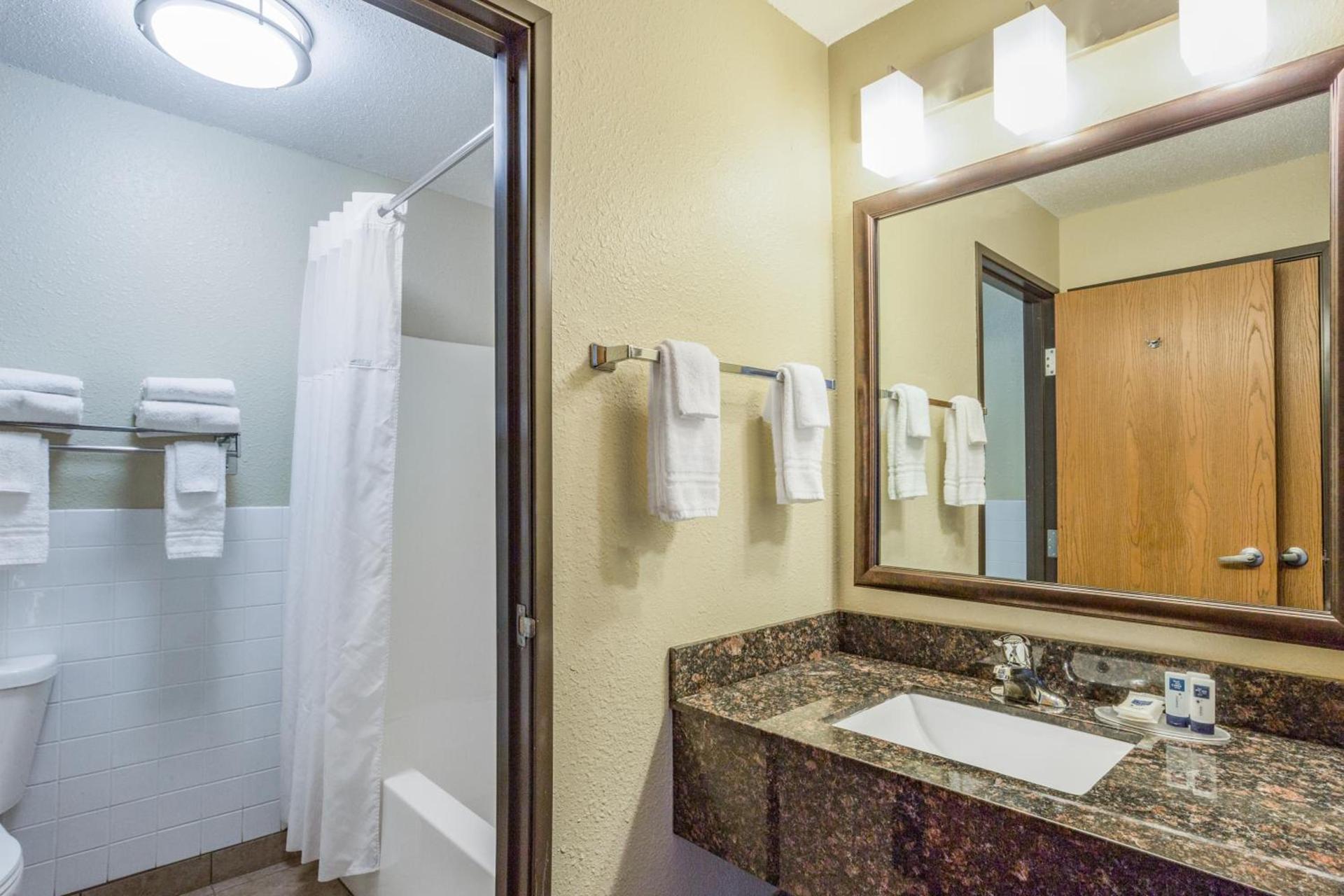 AmericInn by Wyndham Menomonie photo 33
