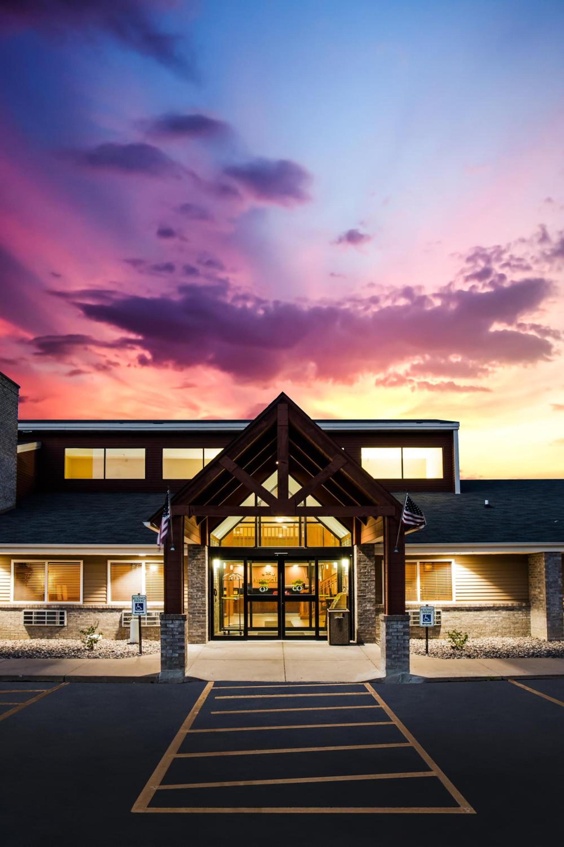 AmericInn by Wyndham Menomonie photo 2
