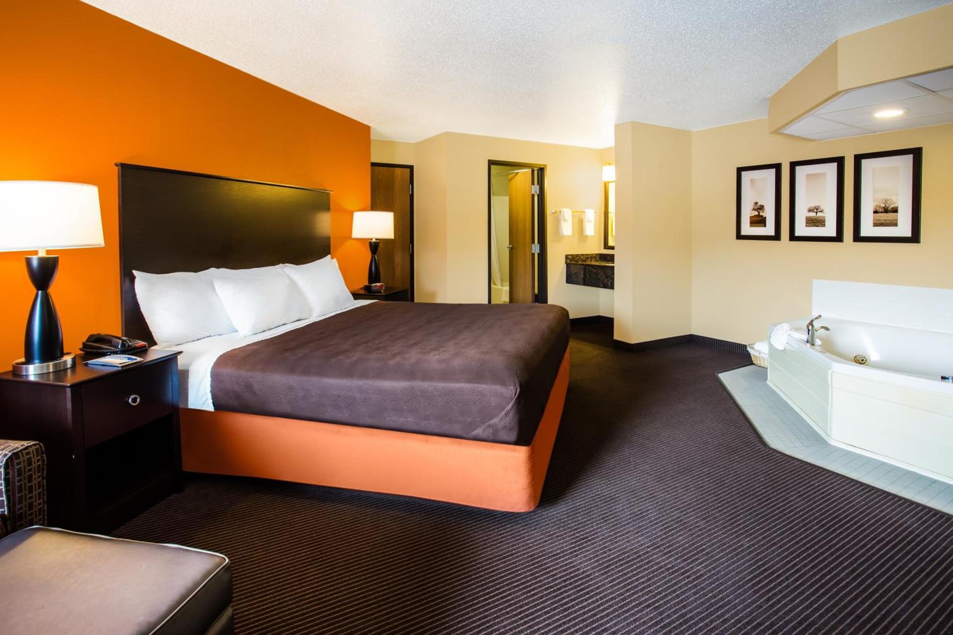 AmericInn by Wyndham Menomonie photo 34
