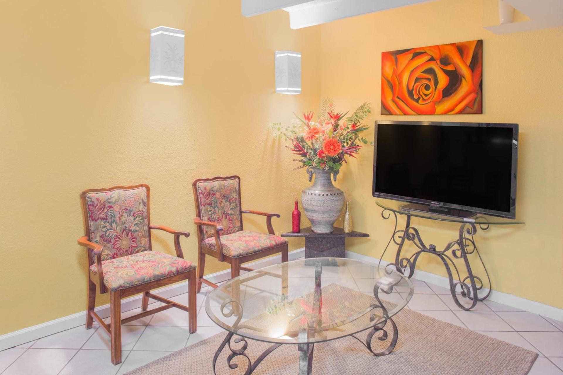 Days Inn by Wyndham Tallahassee University Center photo 19