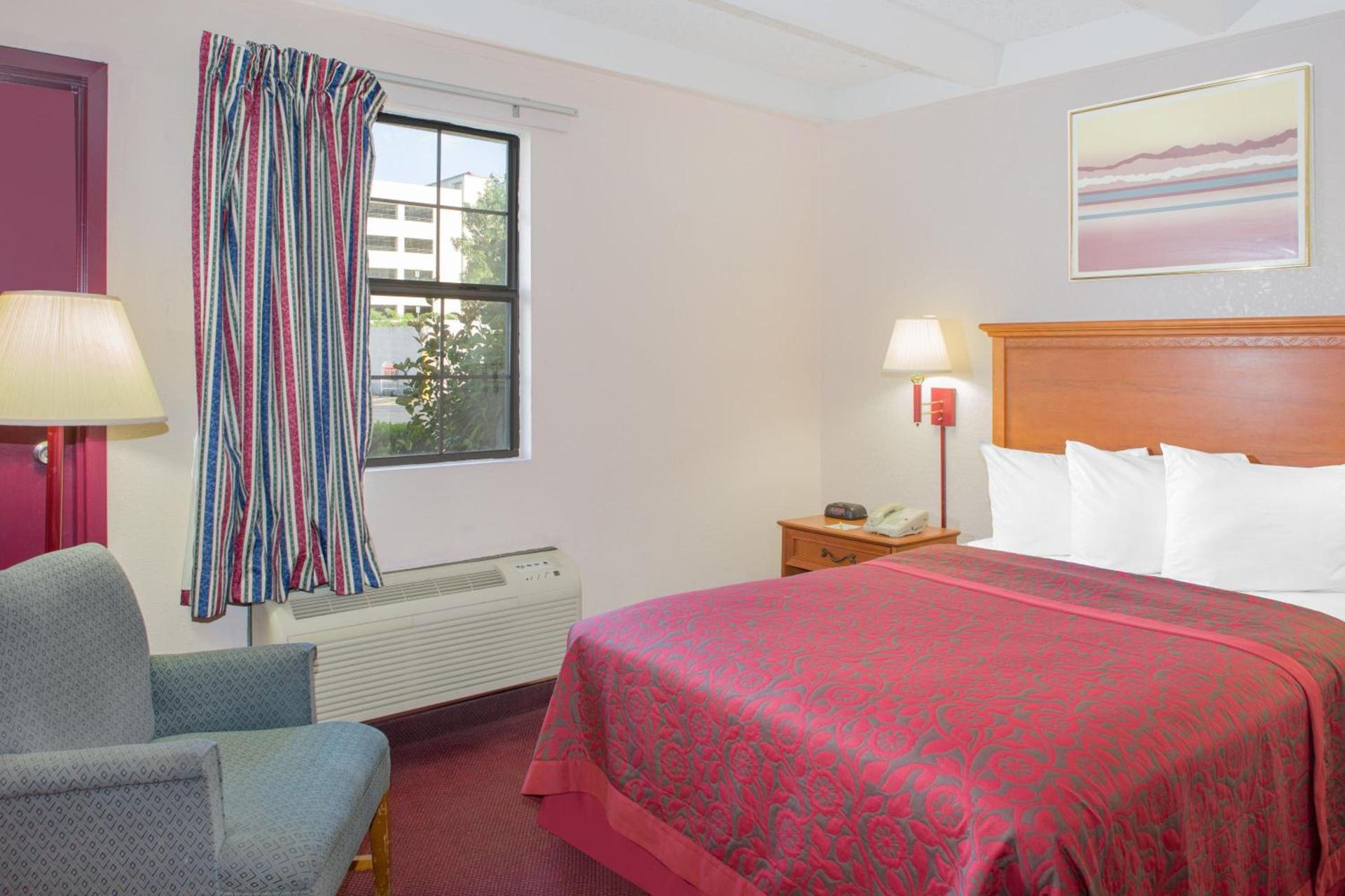 Days Inn by Wyndham Tallahassee University Center photo 28