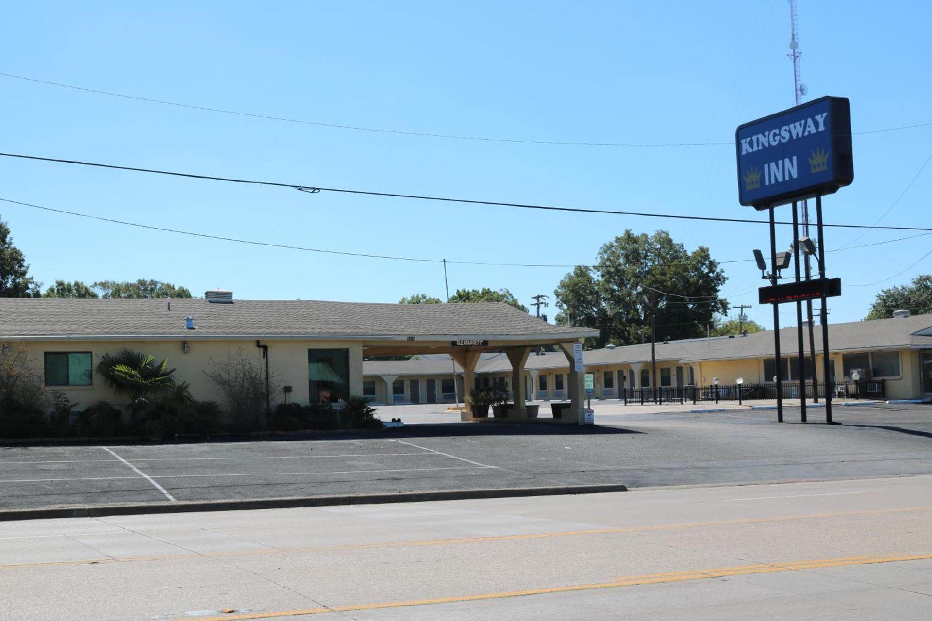 Kingsway Inn Corsicana photo 14