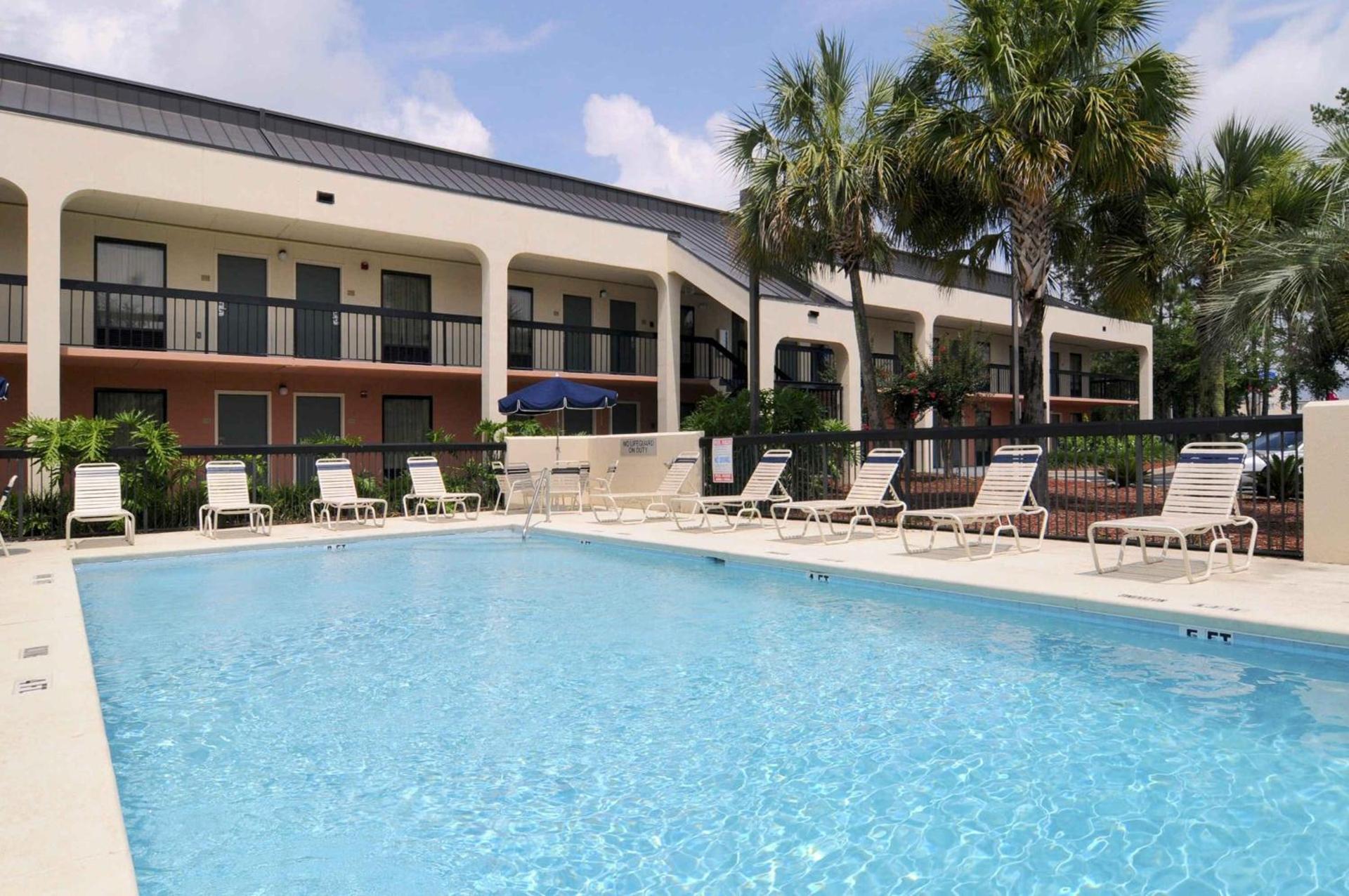 Baymont by Wyndham Tallahassee photo 13