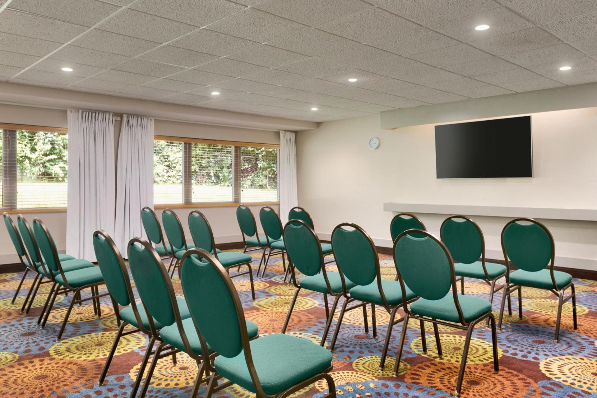 Country Inn & Suites by Radisson, Mishawaka, IN photo 24