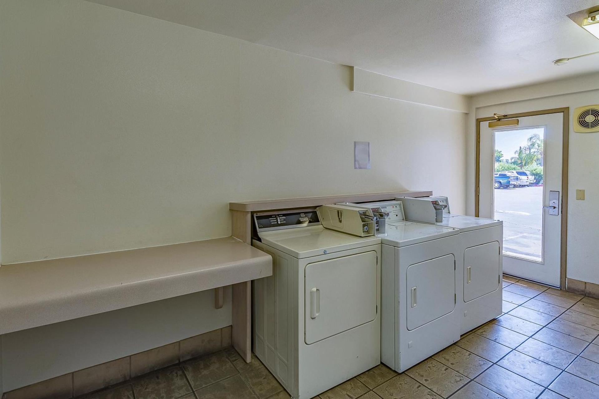 Motel 6-Fresno, CA - Yosemite Hwy photo 27