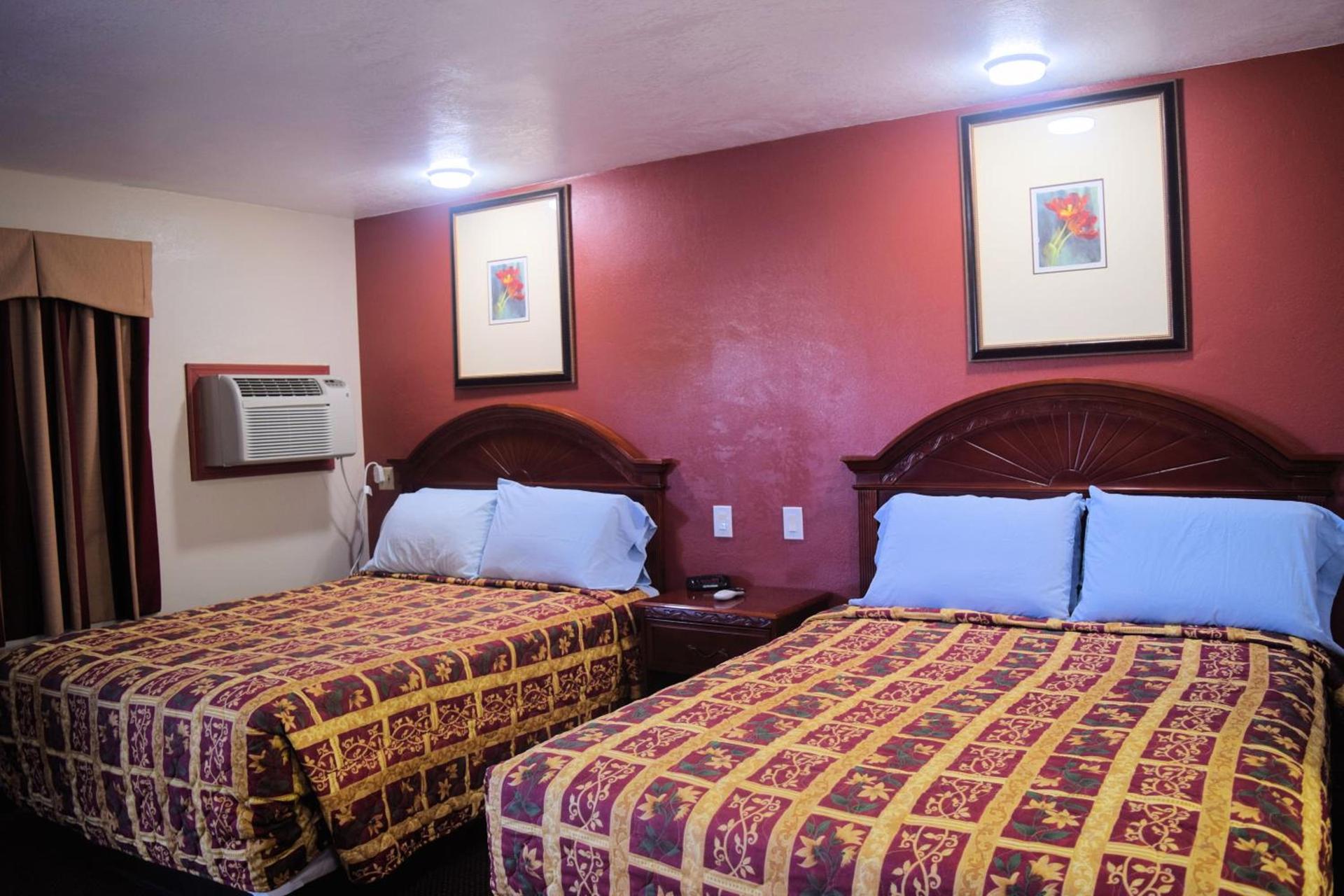 Western Inn & Suites photo 4