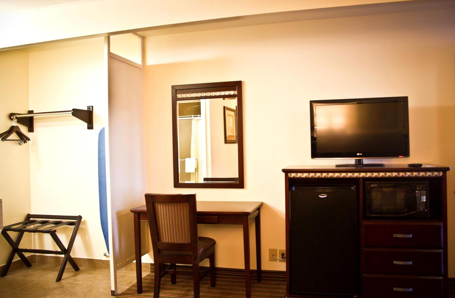 Whispering Palms Inn photo 25
