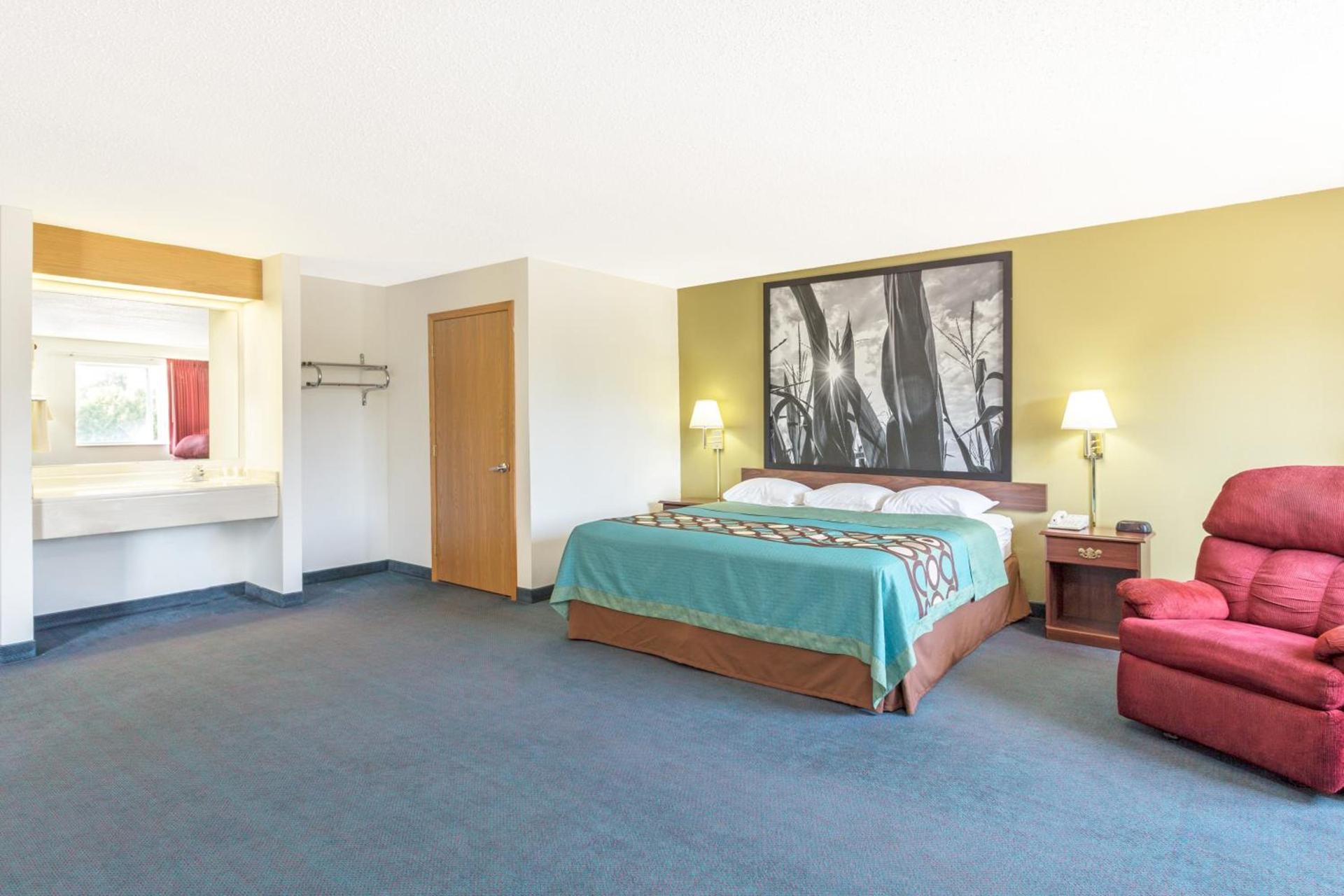 Super 8 by Wyndham Cresco IA photo 16