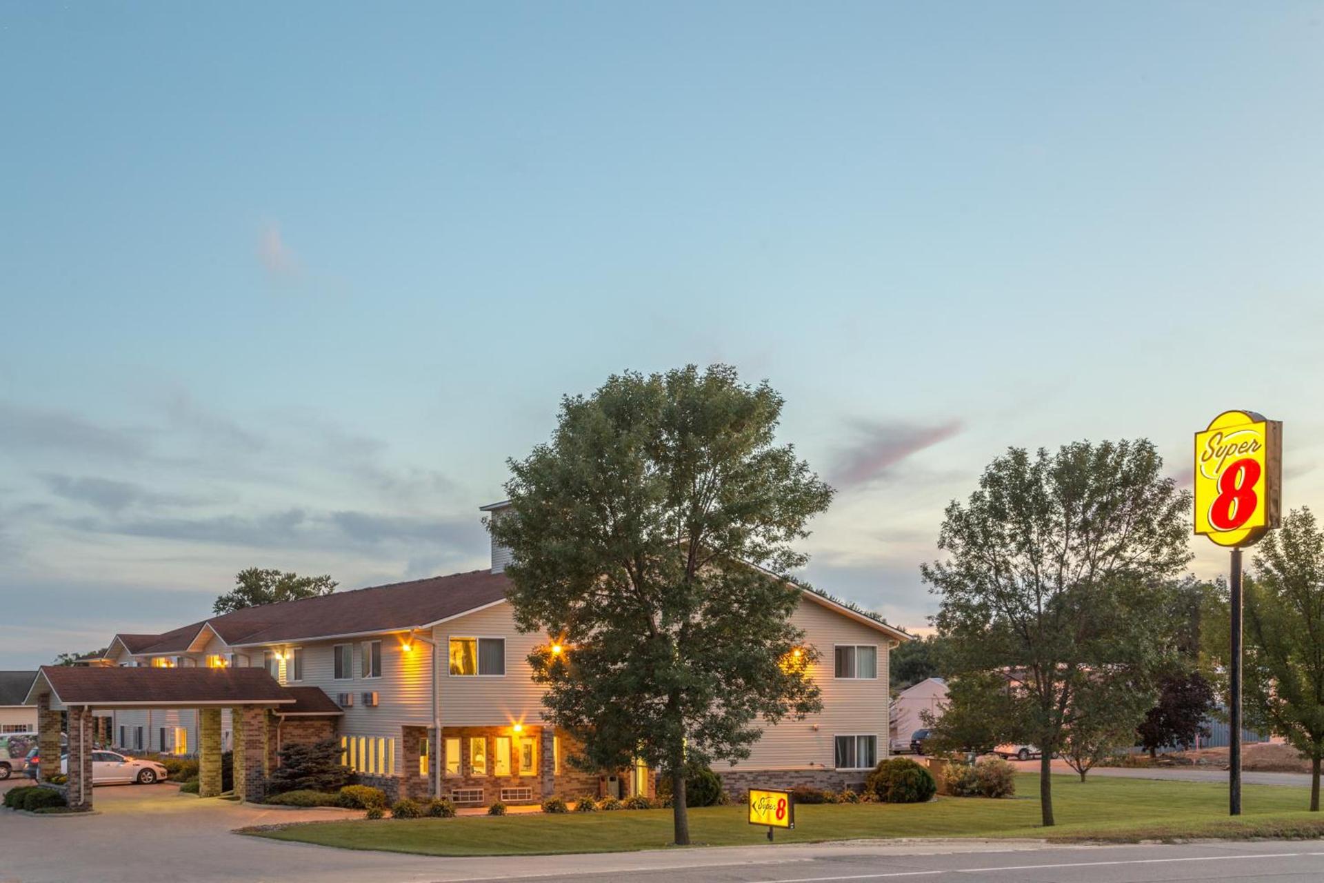 Super 8 by Wyndham Cresco IA photo 25