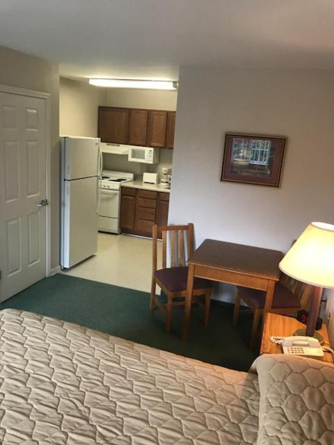 Affordable Suites Conover / Hickory photo 3