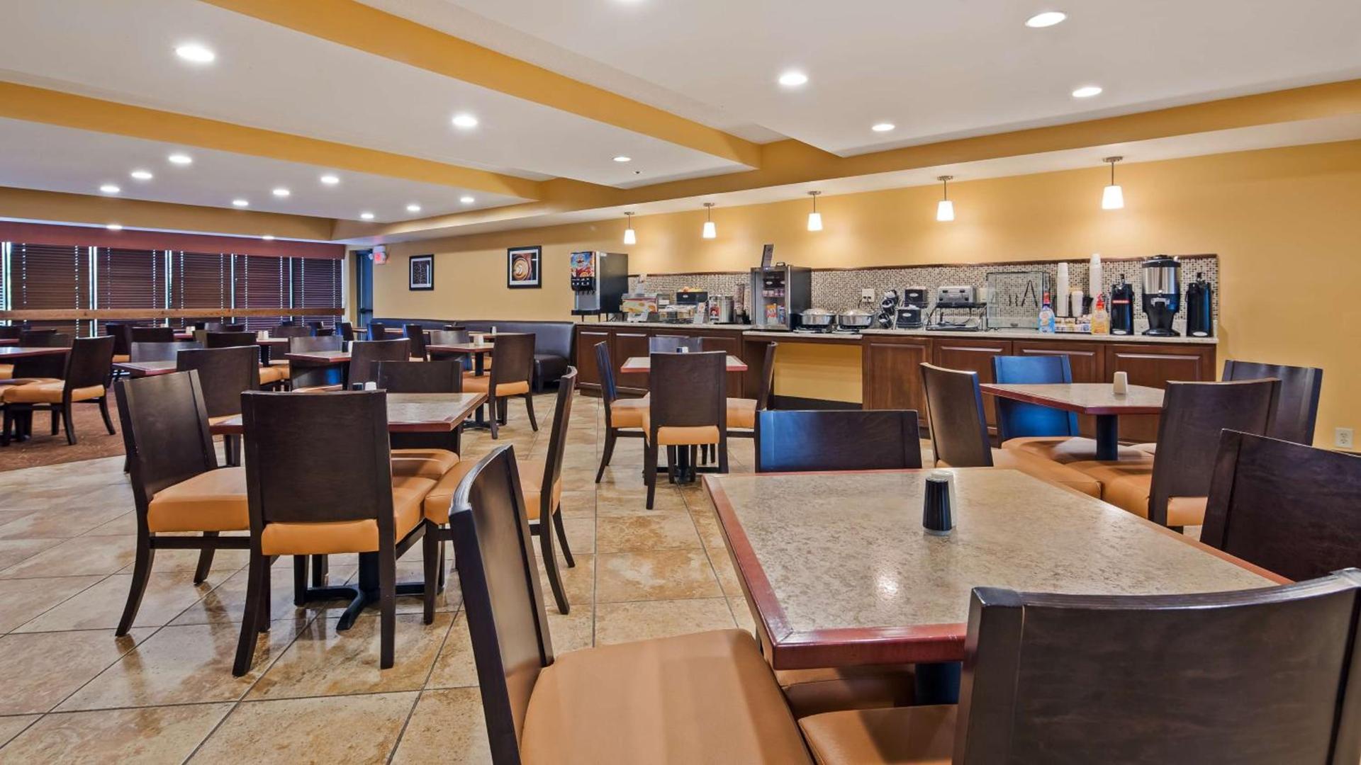 Best Western Executive Inn Kenosha - Pleasant Prairie photo 17