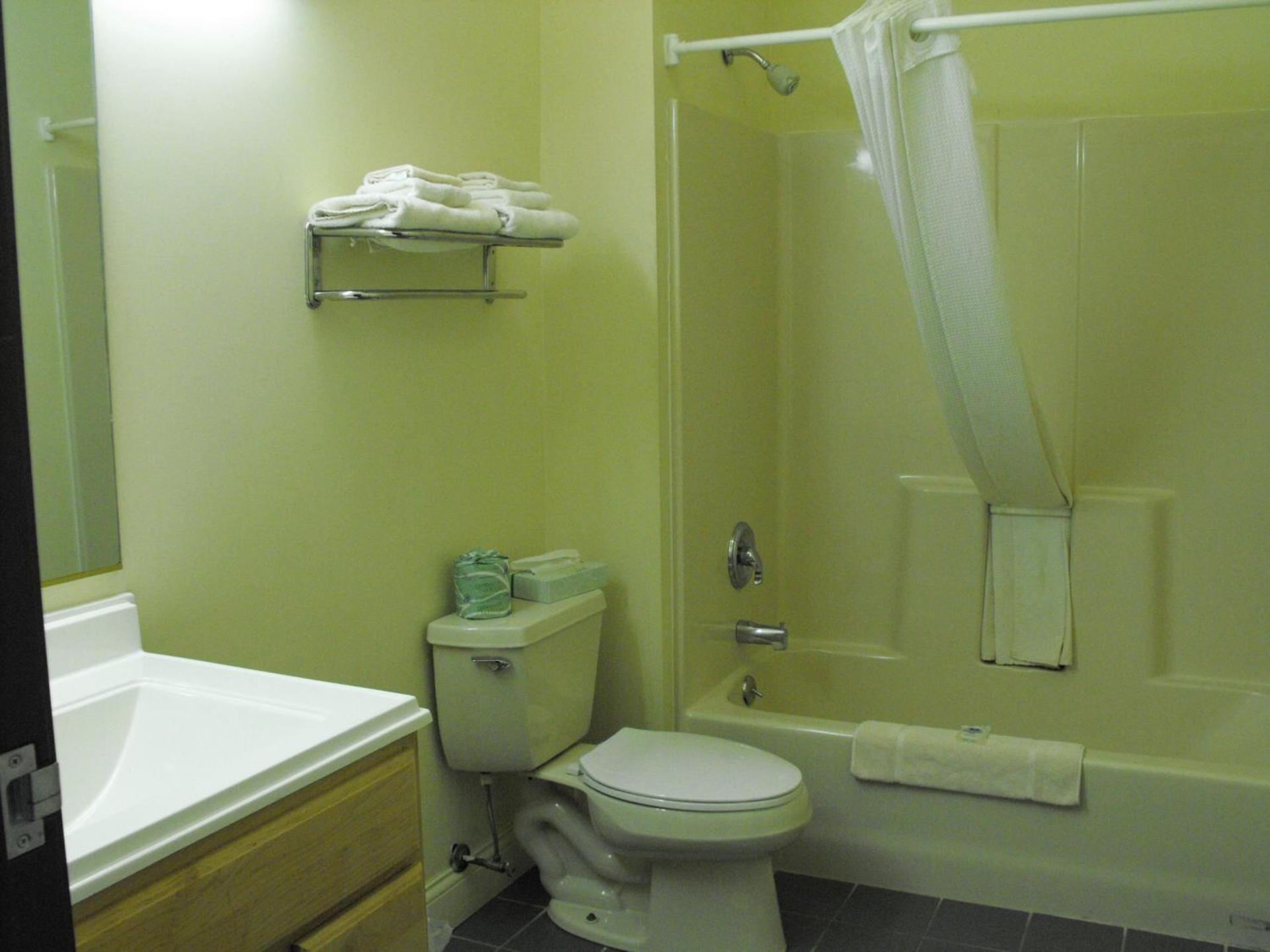 Americas Best Value Inn Three Rivers photo 17