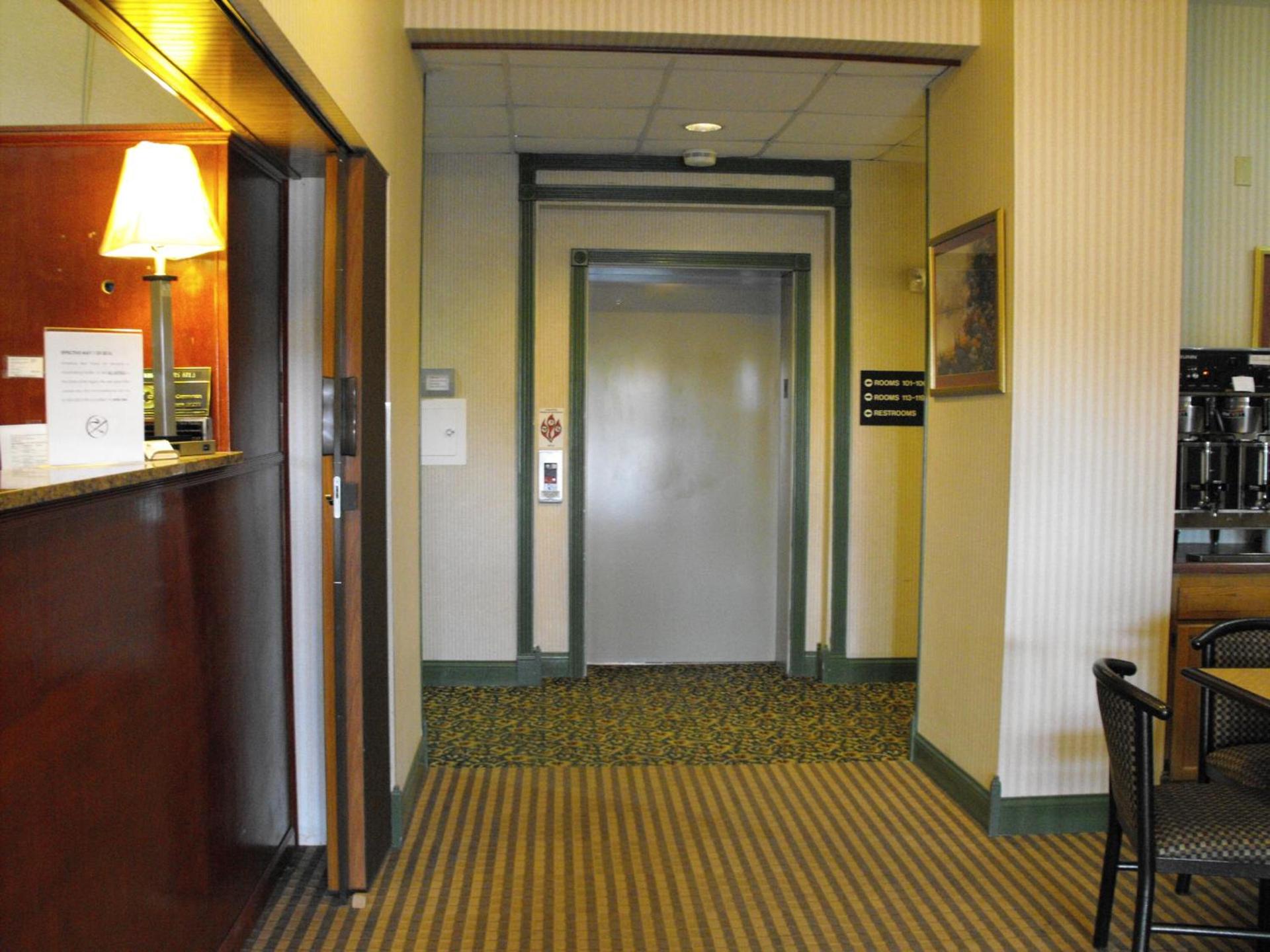 Americas Best Value Inn Three Rivers photo 11