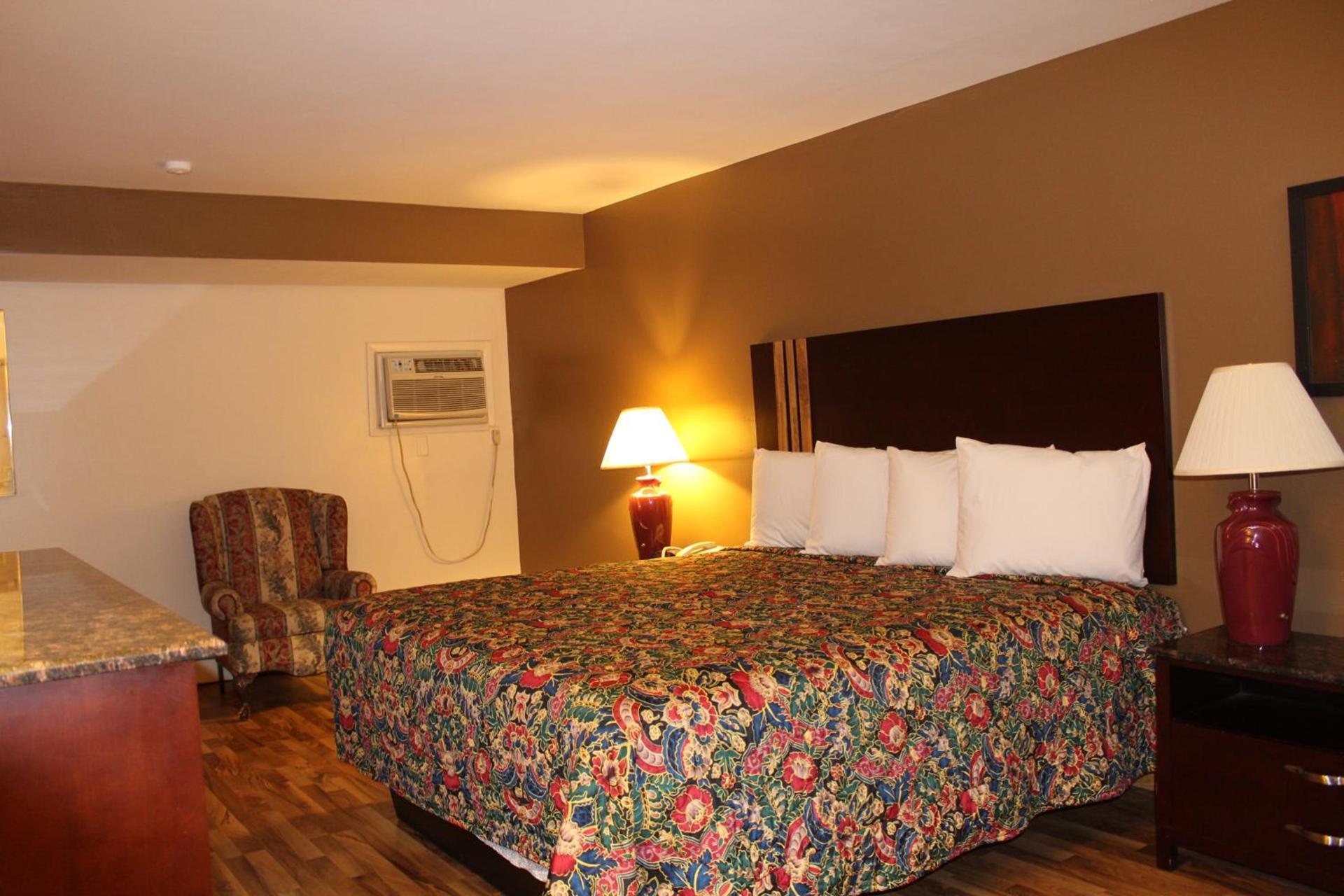 American Inn and Suites photo 22