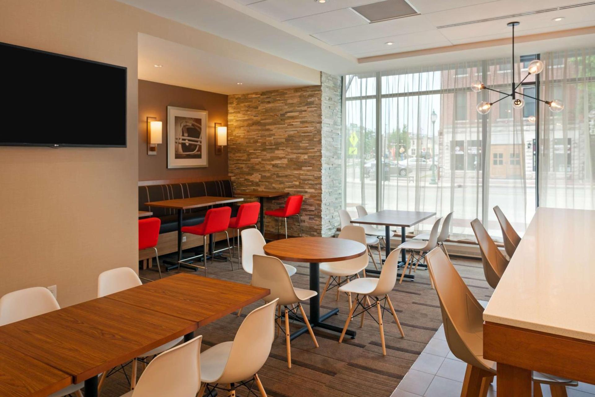 Hyatt Place Bloomington Indiana photo 9