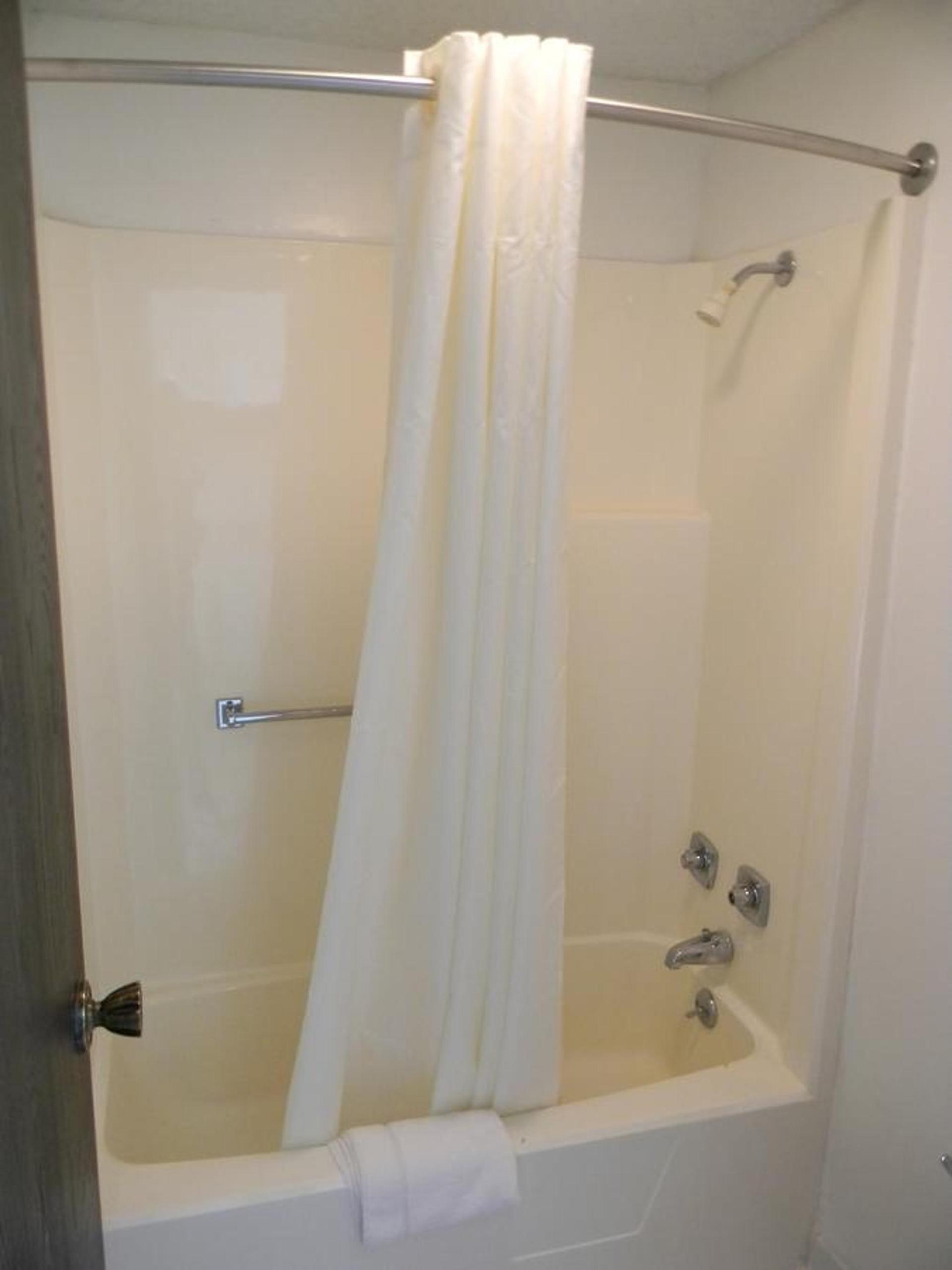 Americas Best Value Inn Heath-Newark photo 14