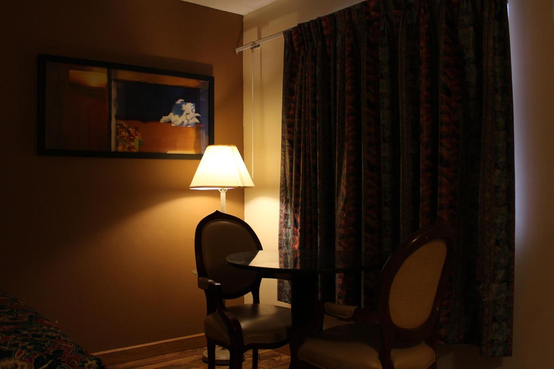 American Inn and Suites photo 9