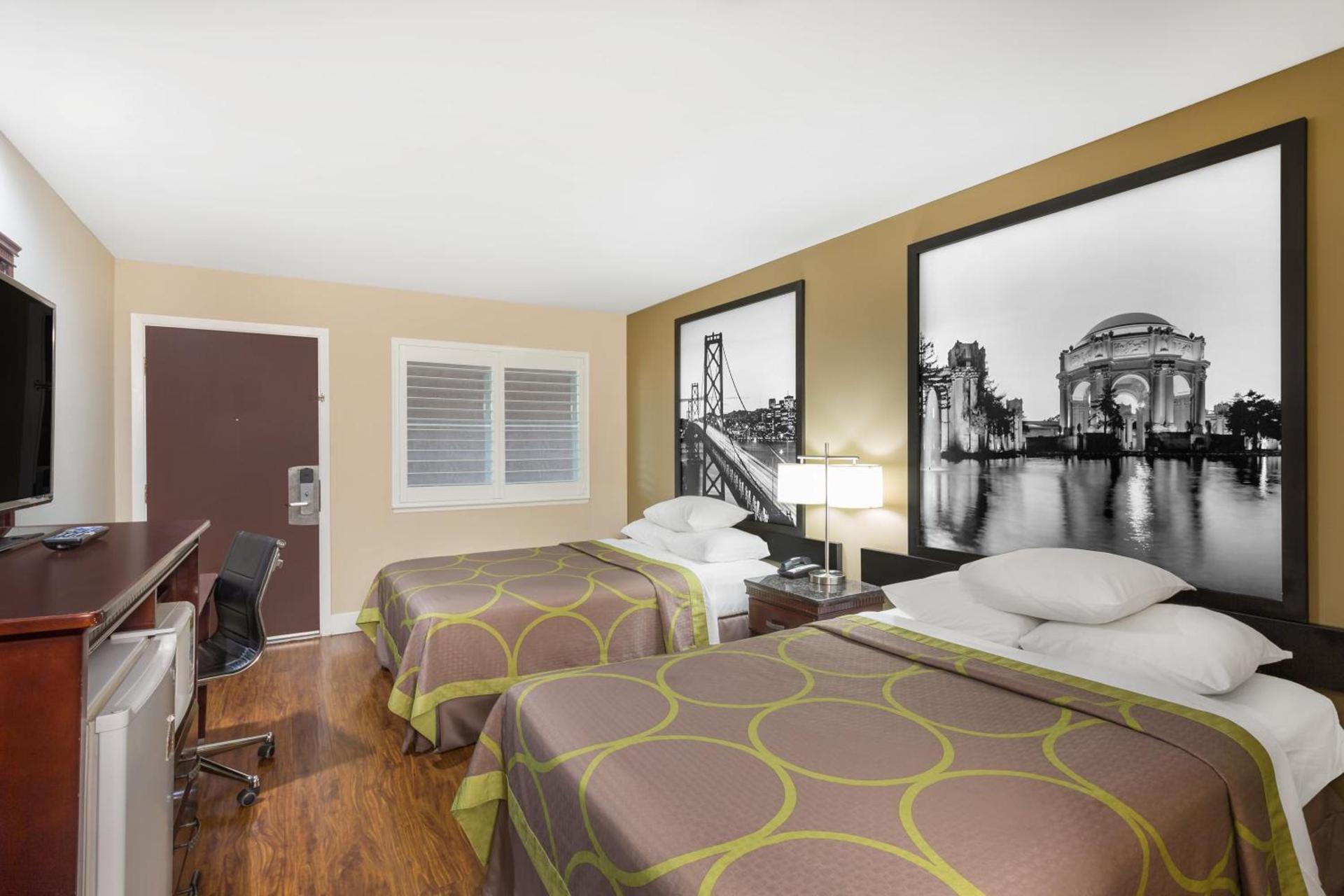 Super 8 by Wyndham Martinez photo 17