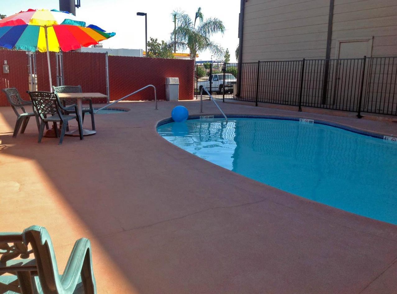 Studio 6 Suites Delano, CA photo 23