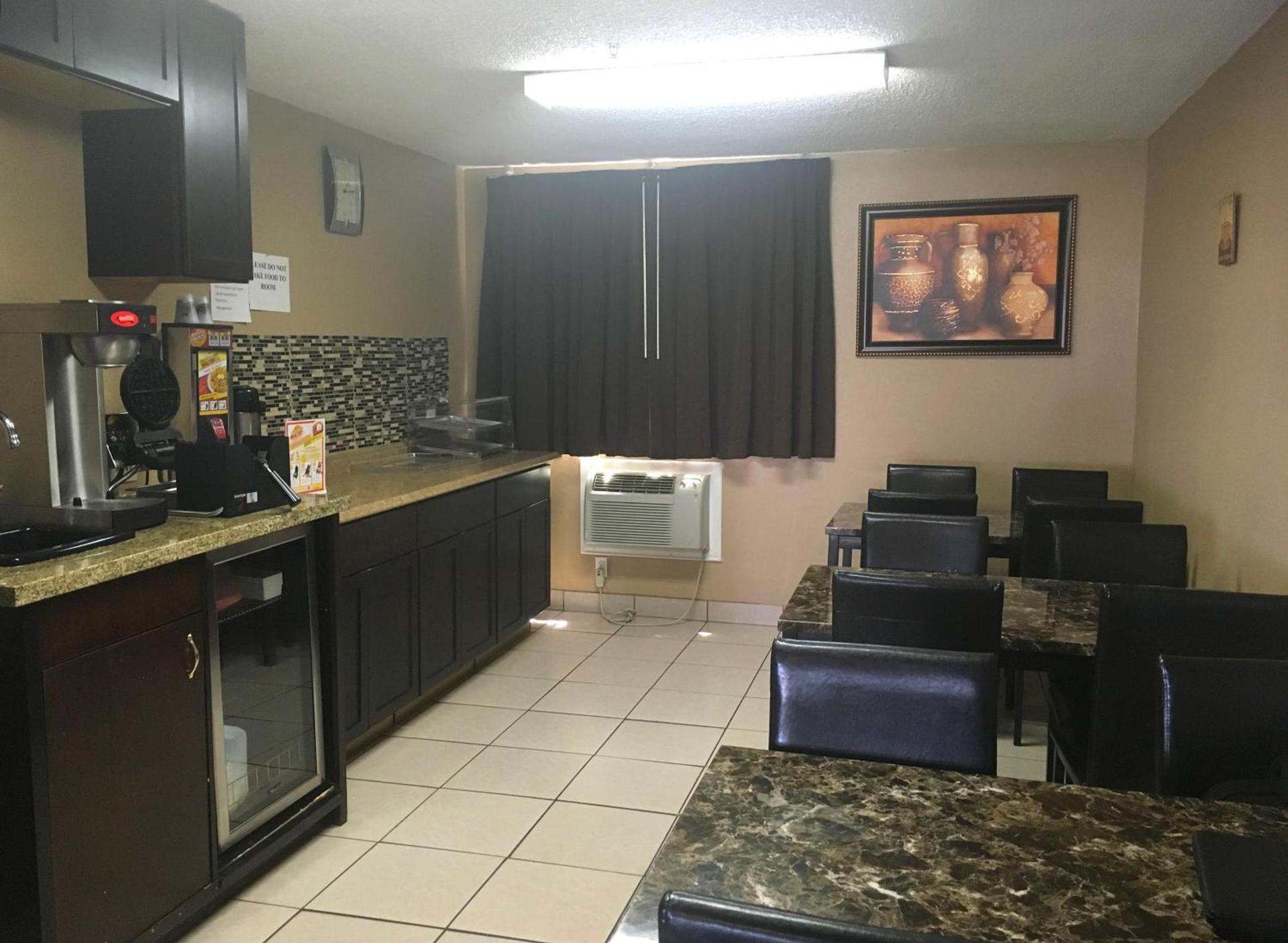 Studio 6 Suites Delano, CA photo 27