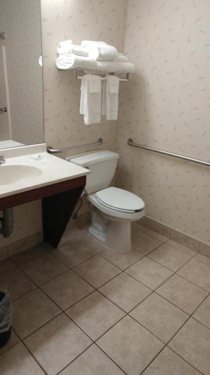 Country Inn & Suites by Radisson, Waterloo, IA photo 49