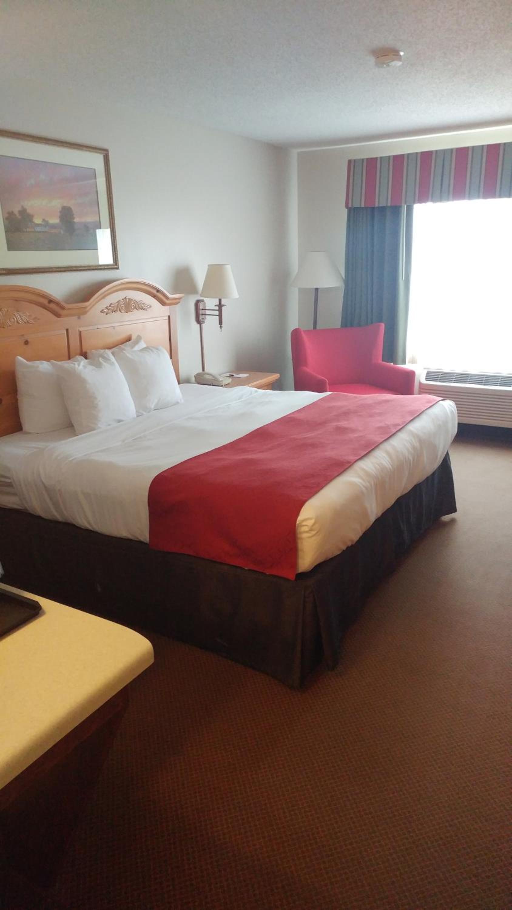 Country Inn & Suites by Radisson, Waterloo, IA photo 46