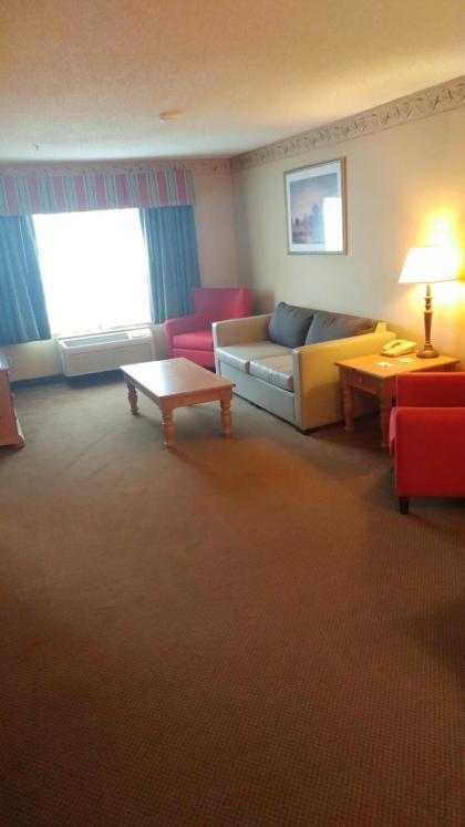Country Inn & Suites by Radisson, Waterloo, IA photo 42