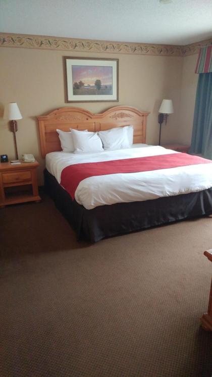 Country Inn & Suites by Radisson, Waterloo, IA photo 43