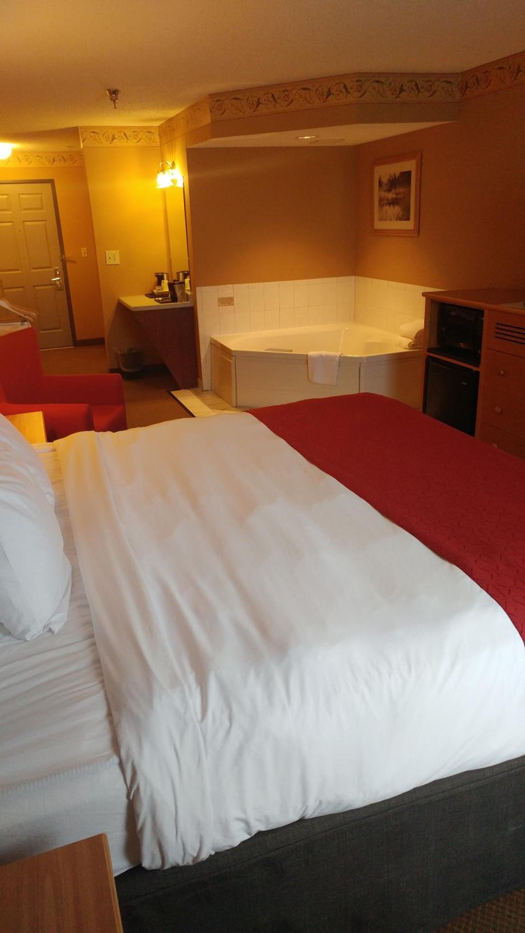 Country Inn & Suites by Radisson, Waterloo, IA photo 38